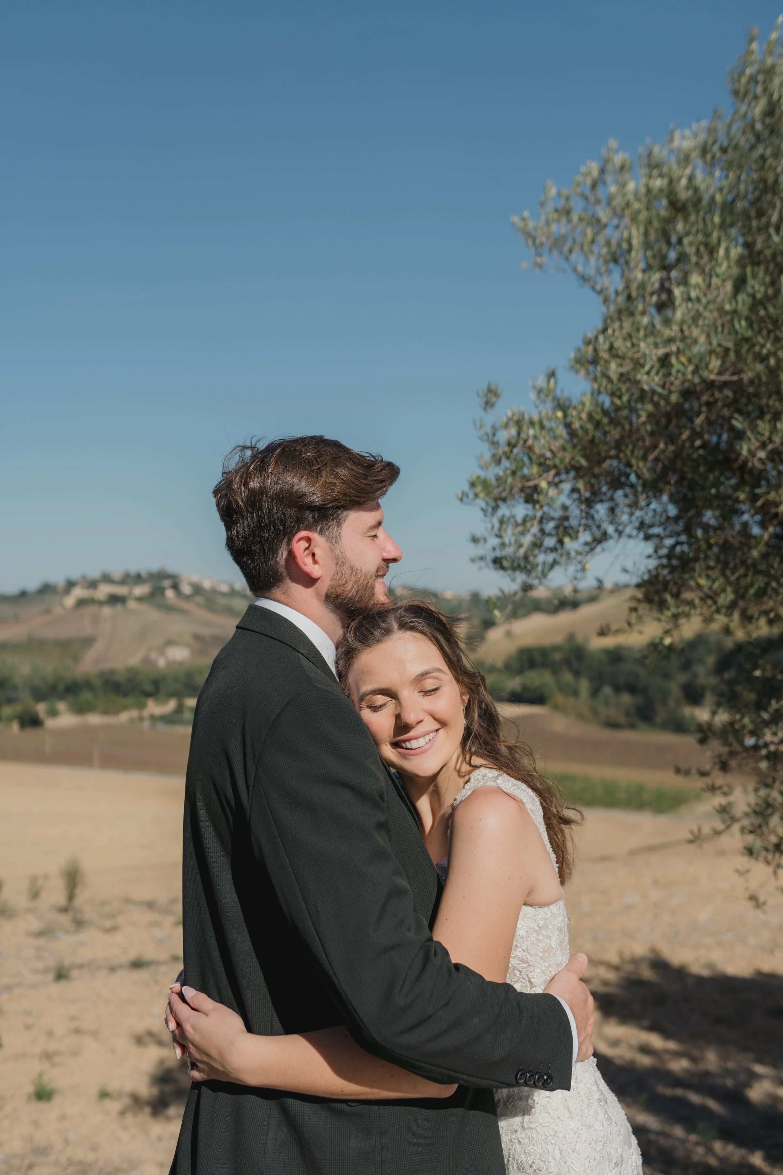English-speaking wedding celebrants Italy. A vows renewal ceremony to celebrate enduring love in a romantic setting. Tuscany, Lake Como, the Amalfi Coast, Puglia, and Borgo San Felice