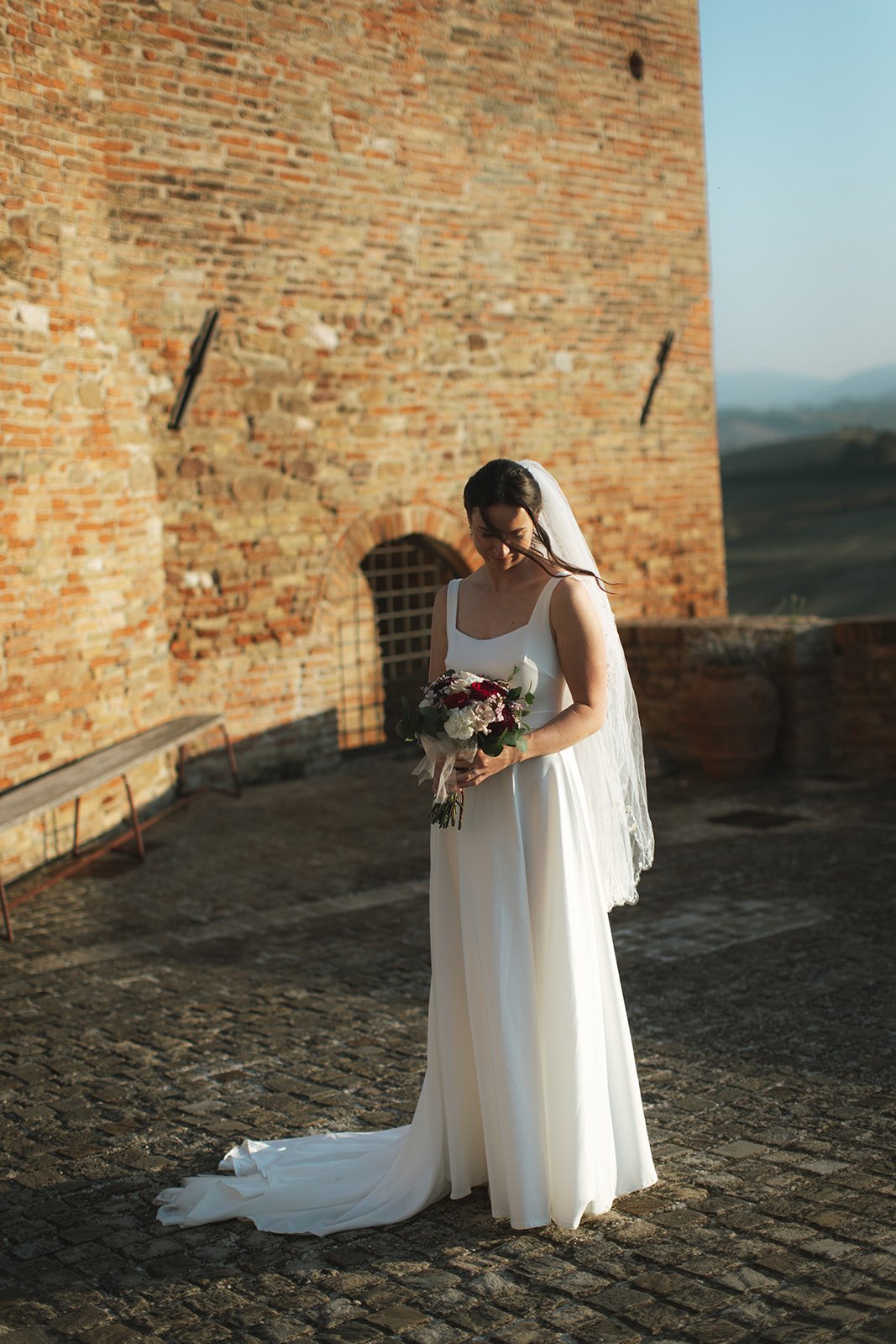 a wedding planner in Italy to coordinate every detail, from the villa and flowers to local vendors and Italian traditions, ensuring a stress-free celebration. Couples looking for both a celebrant and planner want a seamless experience