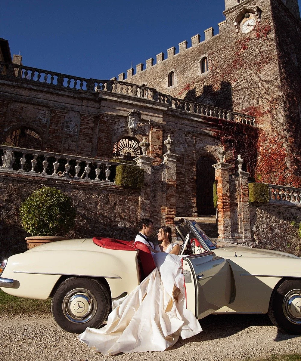 Tatiana Tabanelli. Great dreamer and romantic lover, I constantly enjoy the search for the finest details and the elaboration of unique events. My goal is to create weddings that not only celebrate love, but also stay in the hearts of the guests.