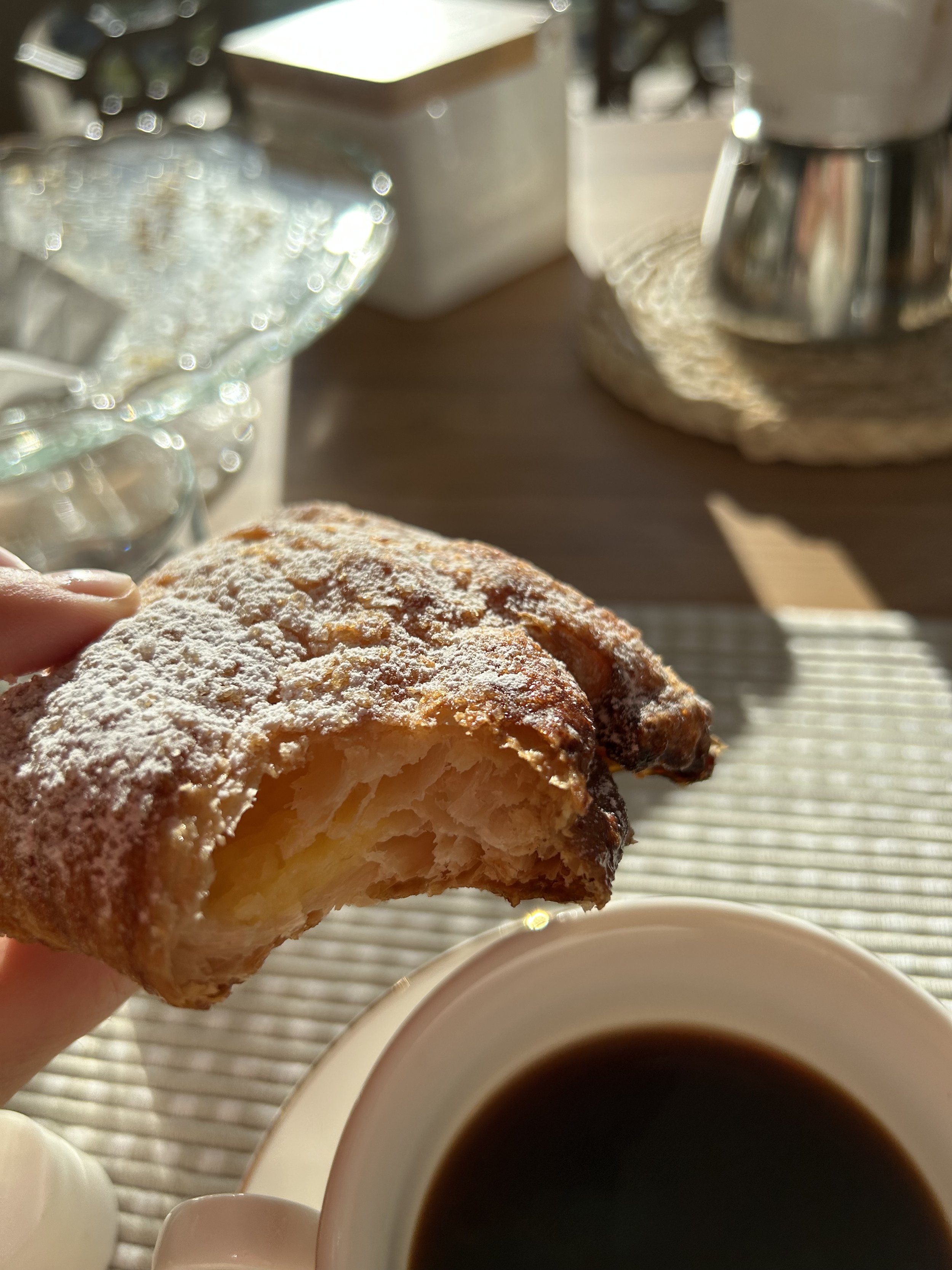 Australian couples wedding Italy choose Italy for its stunning scenery and unforgettable experiences. Tuscany wedding celebrant creates bespoke ceremonies in rolling vineyards and historic villas.