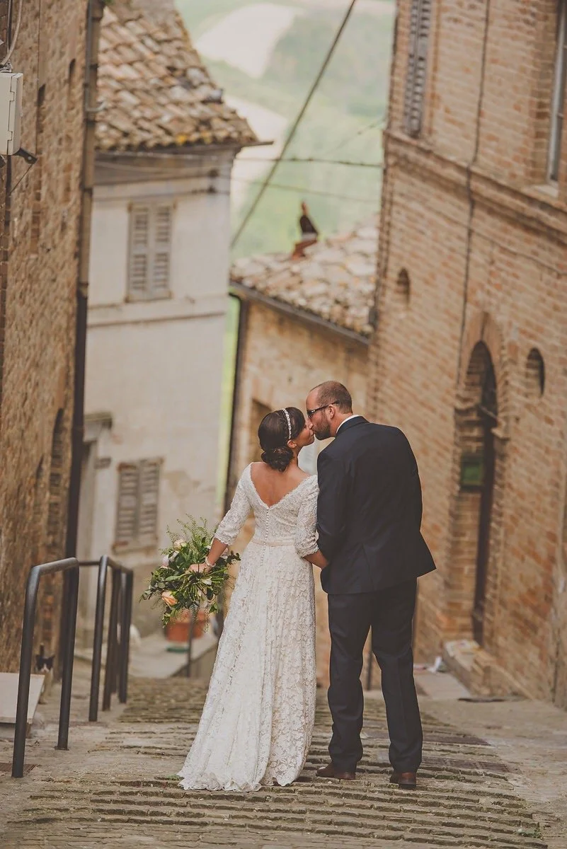 Couples searching for the best Italy wedding celebrants frequently use keywords such as symbolic wedding Italy, destination wedding Italy, Tuscany wedding celebrant, Lake Como wedding ceremony, Amalfi Coast wedding celebrant, luxury wedding Italy 