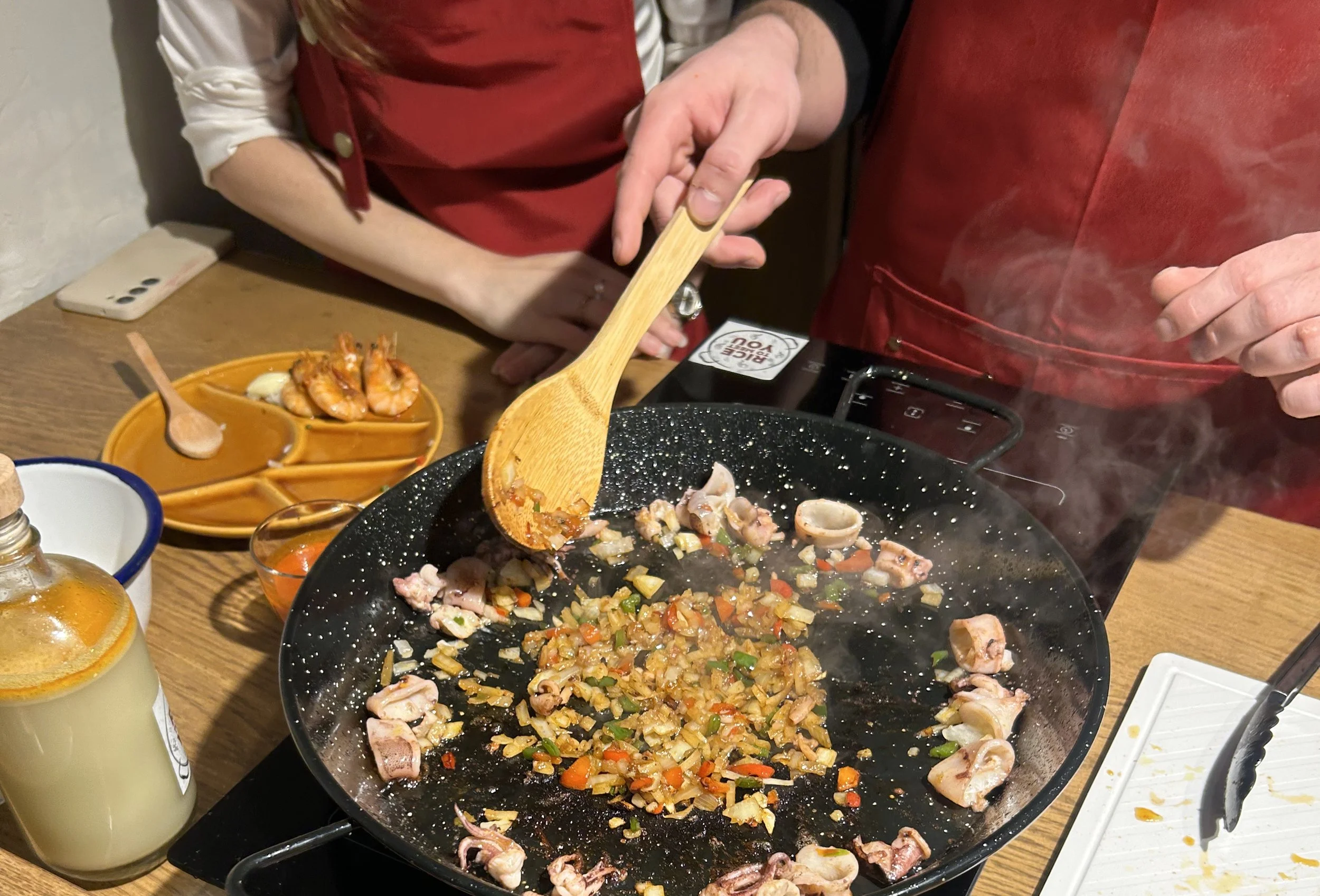 Paella auténtica en Barcelona: Guía honesta para no caer en la trampa (2026)
