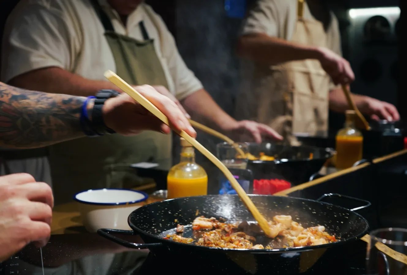 Paella workshop in El Raval in Barcelona | Rice to meet you