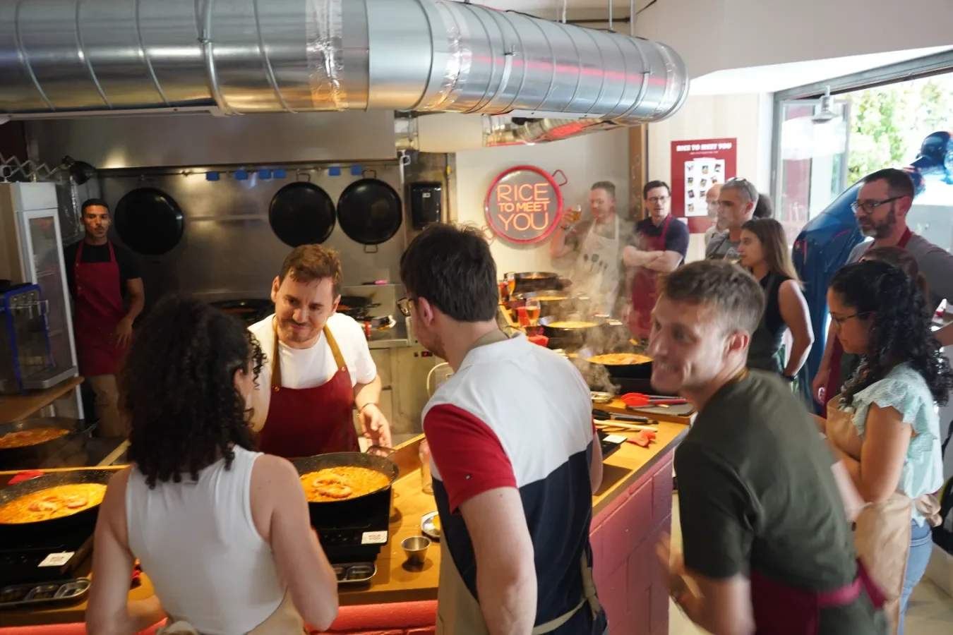 Paella cooking class Barcelona | Rice to Meet You