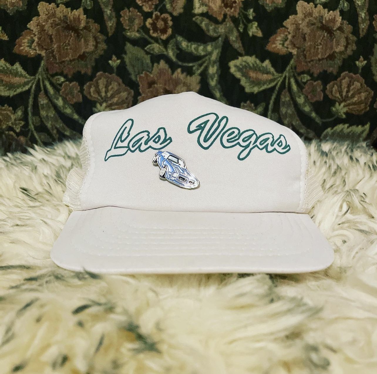 Vintage Trucker Cap w/ enamel Muscle Car Pin - Las Vegas (1970s-1980s)