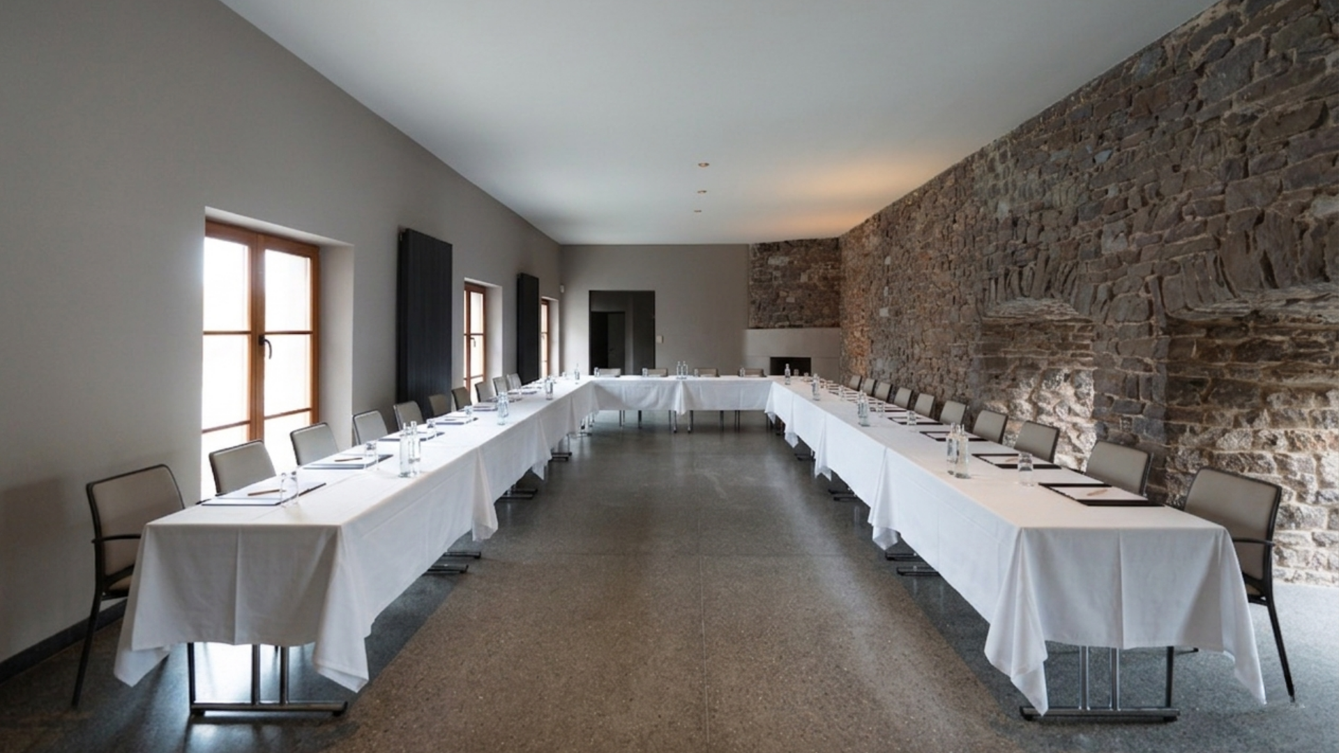 salle-galerie-chateau-de-neuville-en-condroz-liege-belgique.png.png