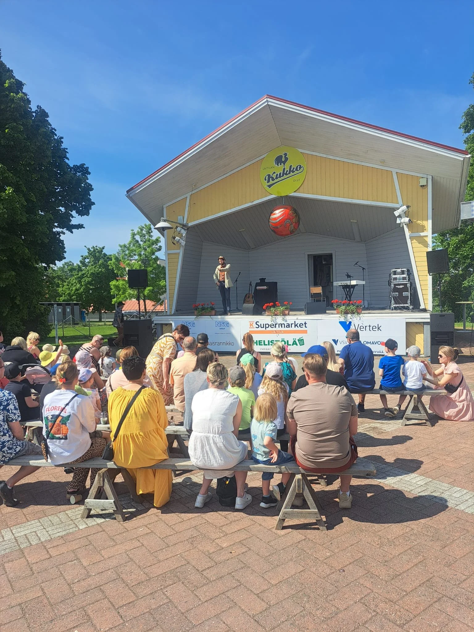 Latentaikuri esiintyy Laitilan Munamarkkinoilla