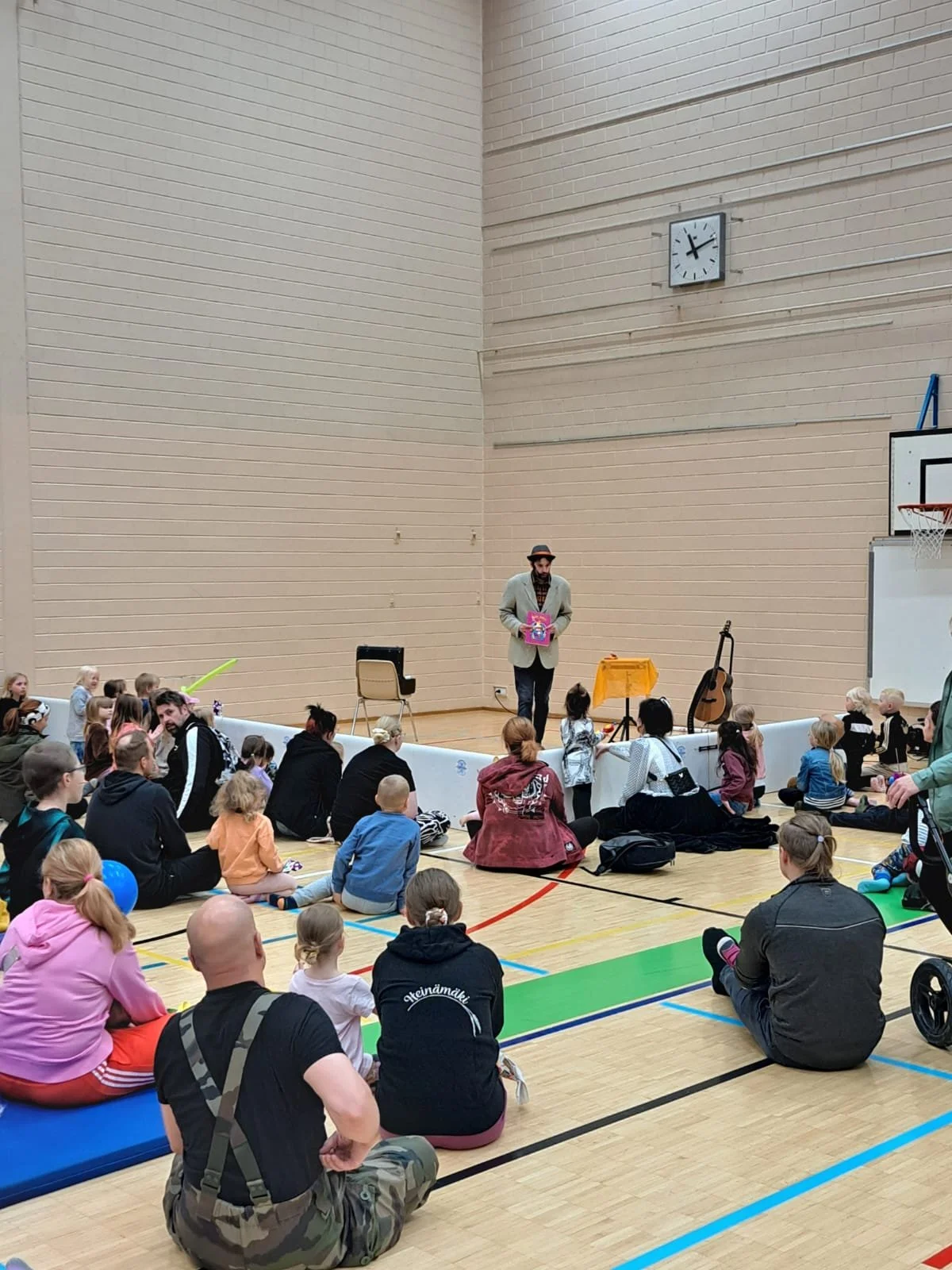 Lastentaikuri seurakuntaan ja päiväkotiin