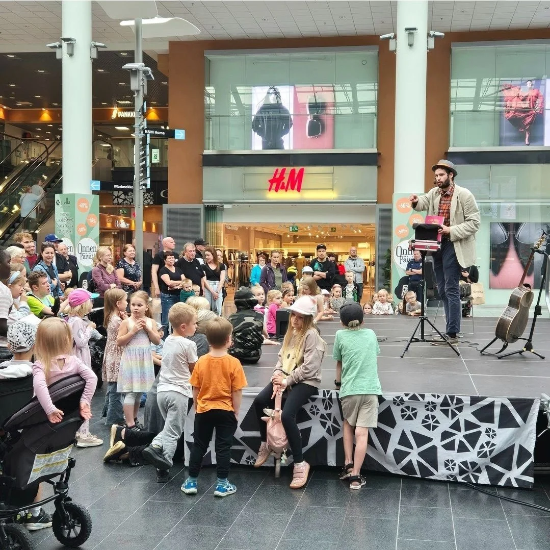 Lastentaikuri julkisiin tapahtumiin ja esiintymisiin