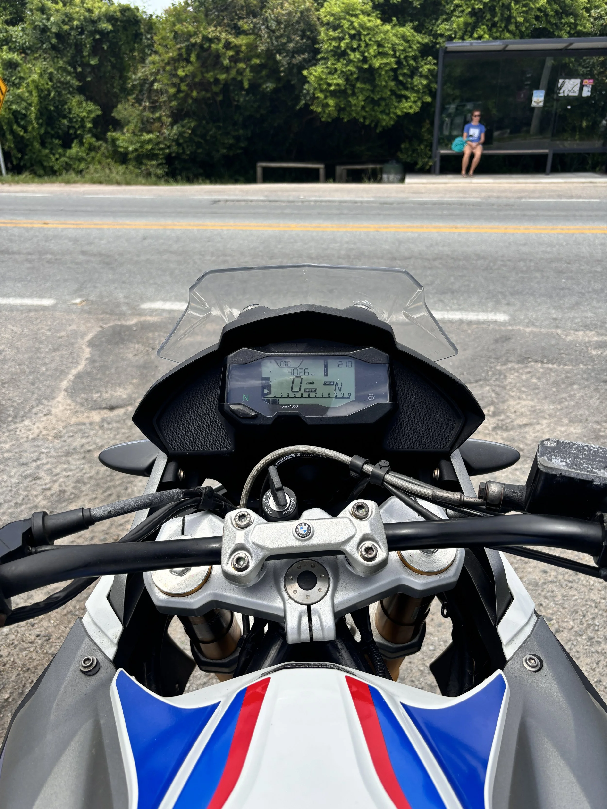 Out exploring with my motorbike rental. Explorando a cidade com minha moto alugada.