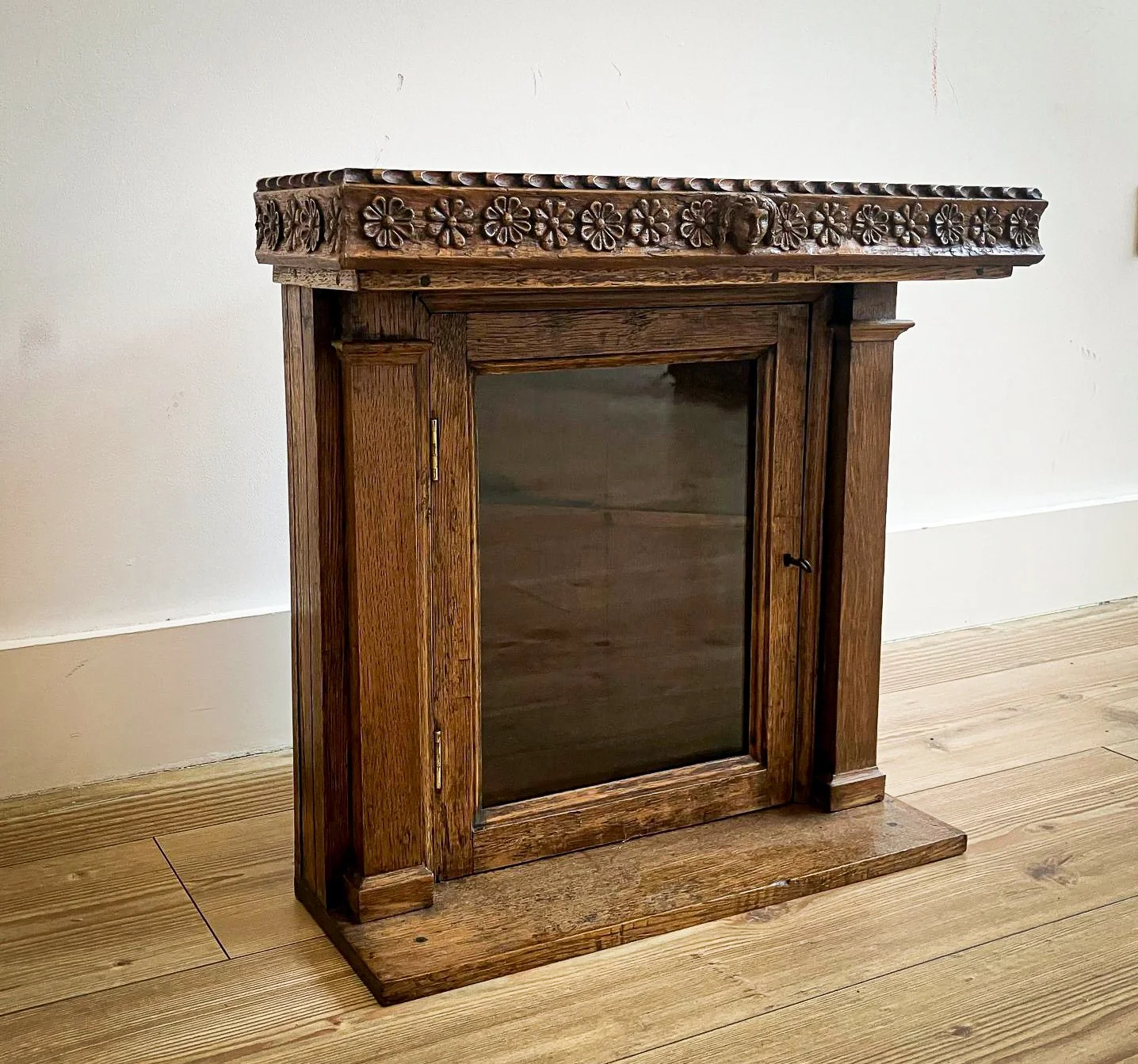 Antique Hand-Carved Oak Corner Display Cabinet with Floral Frieze & Foliate Crest