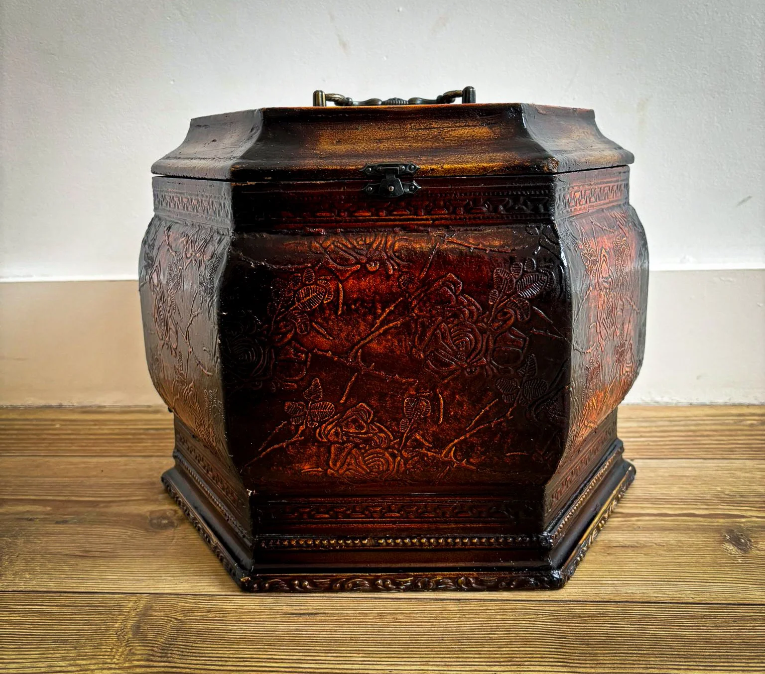 Decorative Embossed Wooden Storage Casket