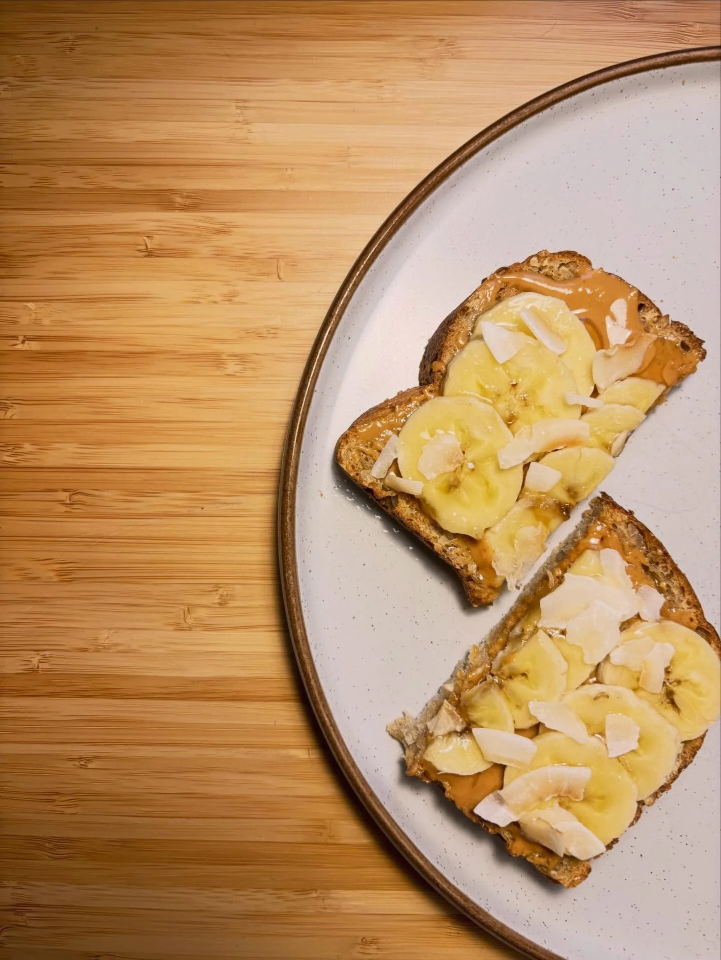 Protein sourdough topped with peanut butter, banana &amp; a drizzle of honey. This was delicious!

Macronutrients: 
312 kcal 
Carbs: 33.7 g
Fat: 11.6 g 
Protein: 15.8 g

#mealprep #healthy #fitnessjourney #peanut_butter