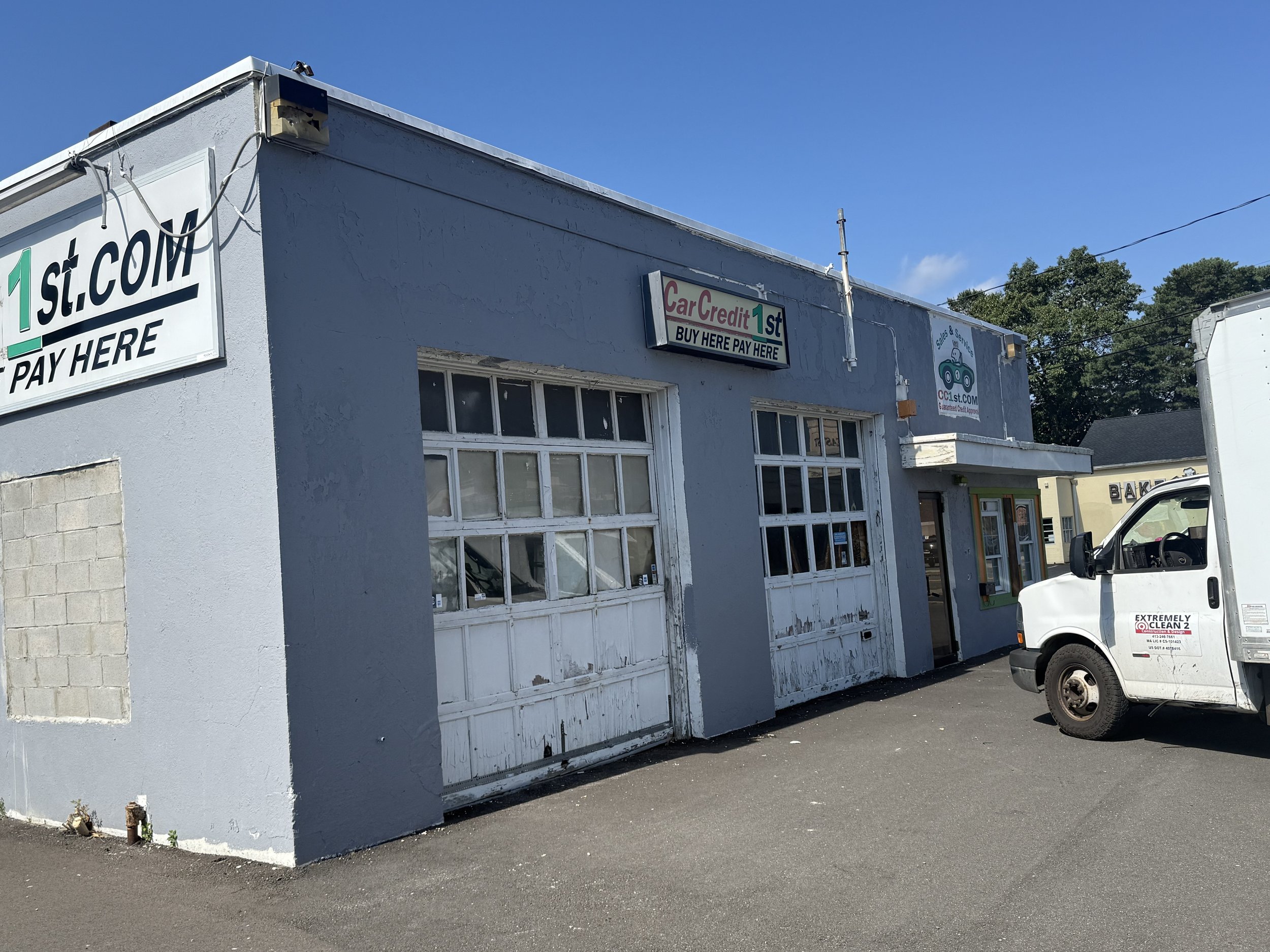 Before: Outdoor light fixtures for Commercial Property