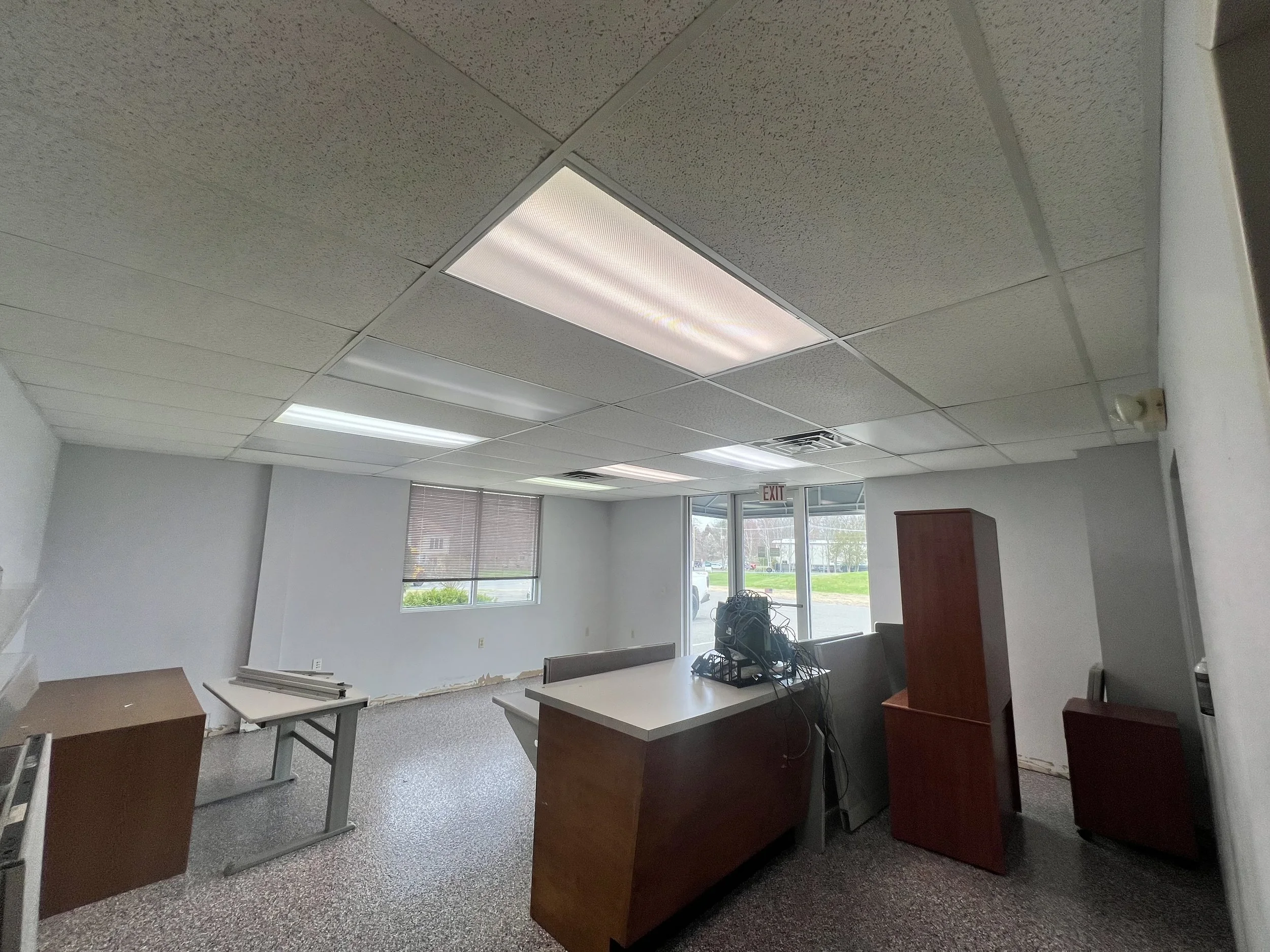 Before: Commercial office light retro