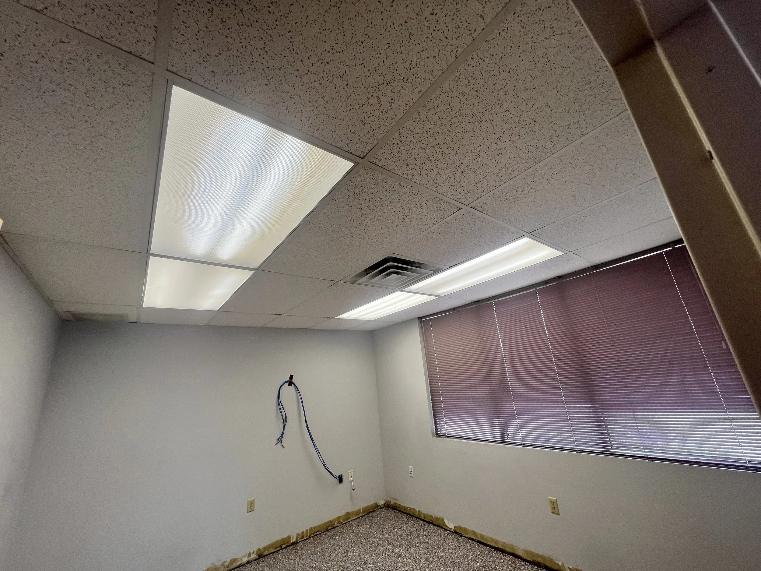 Before: Commercial office light retro