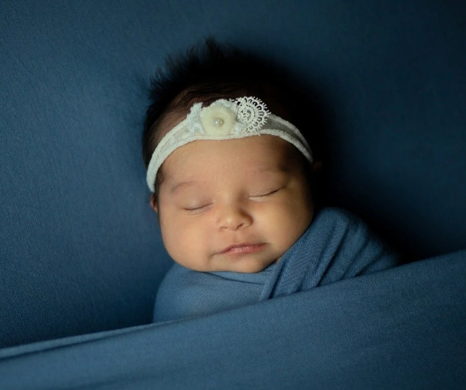 Snuggled up 😴
&bull;
&bull;
&bull;
#newbornphotography  #newbornphotographer #kcmo #kansascity #kcmoms #babypictures #studiosession #photooftheday #momlife #toddlermom #sahmlife 
#sahm #mom #babyphotography
