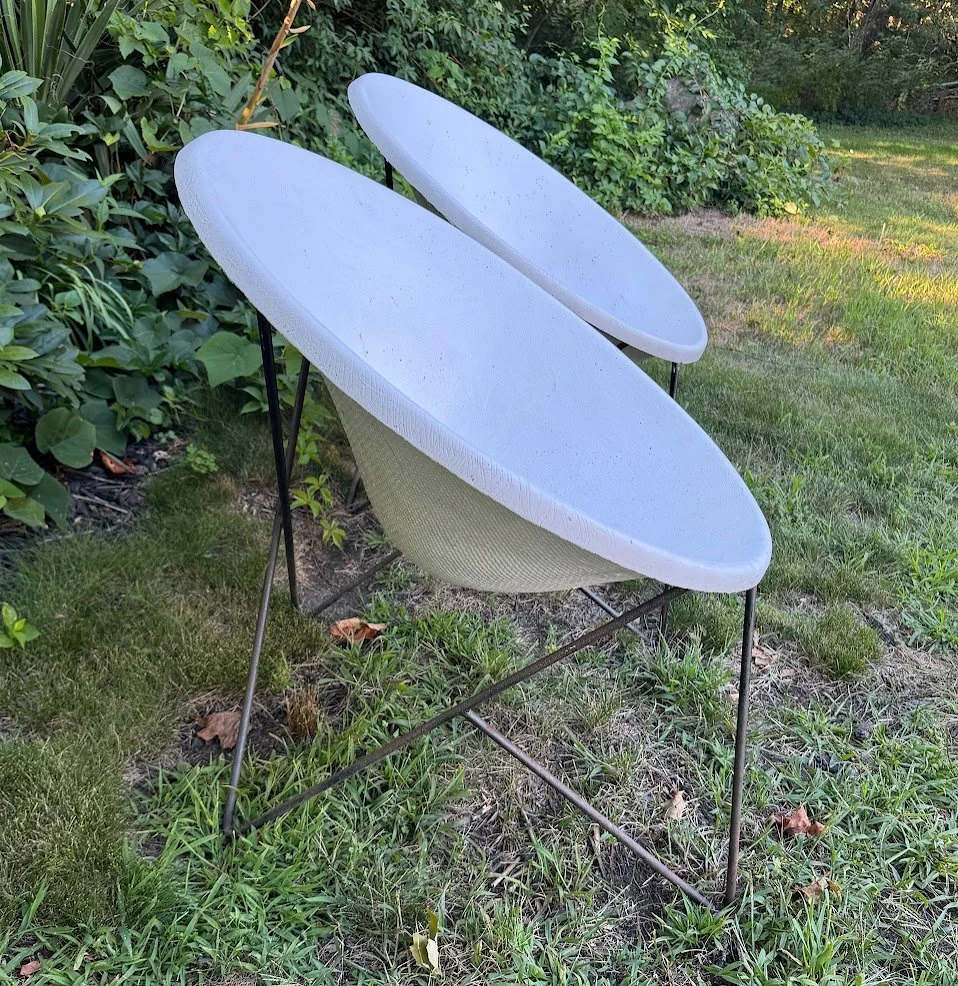 Pair of Mid Century Fiberglass Scoop Chairs w Metal Rod Base