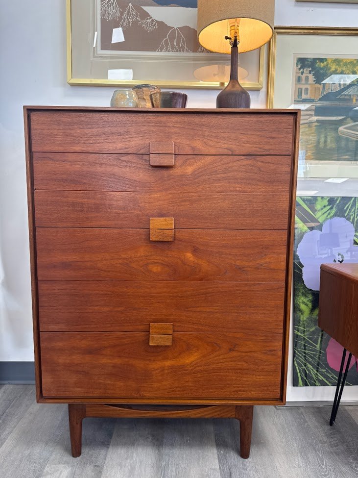 Teak 6 Graduated Drawer Chest by Kofod Larsen for G Plan 
30"w by 18"d by 42"h