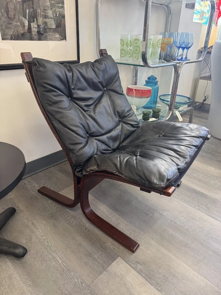 Mid Century Siesta Chair by Ingmar Relling for Westnofa Norway Rosewood and Black Leather 