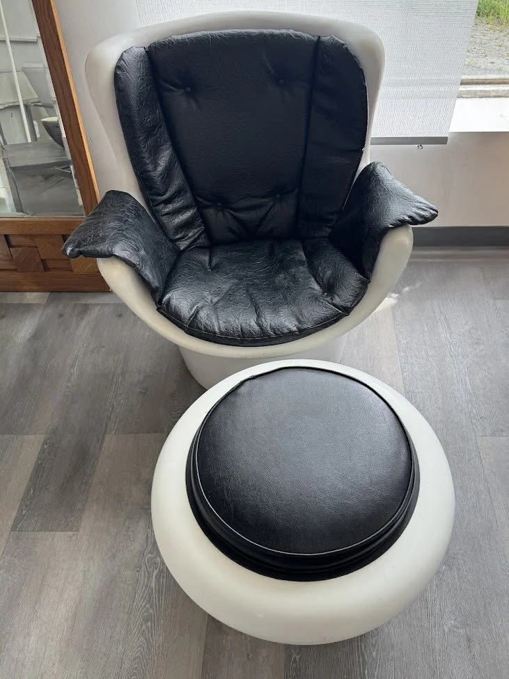 Vintage 1970s Molded Plastic Lounge Chair w Matching Ottoman (or top flips to be a side table!)
