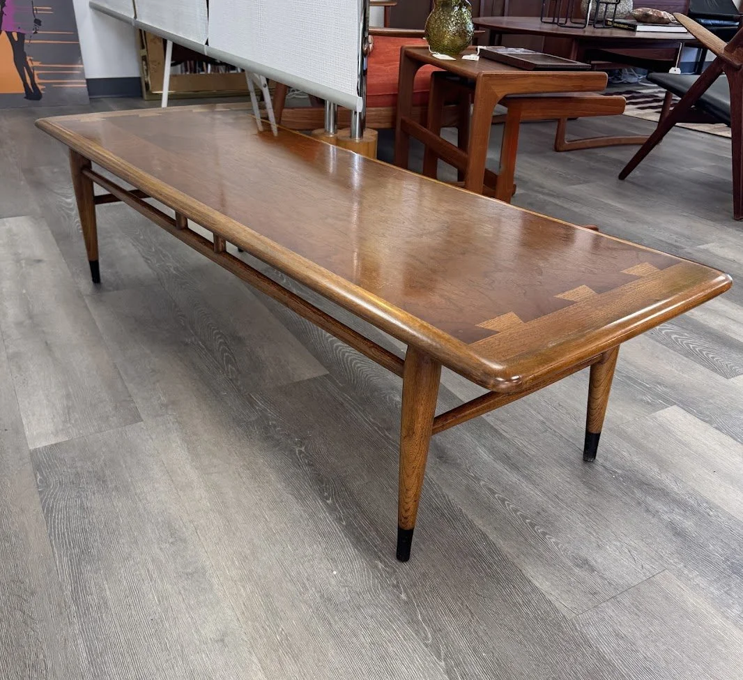Vintage Lane Acclaim Coffee Table