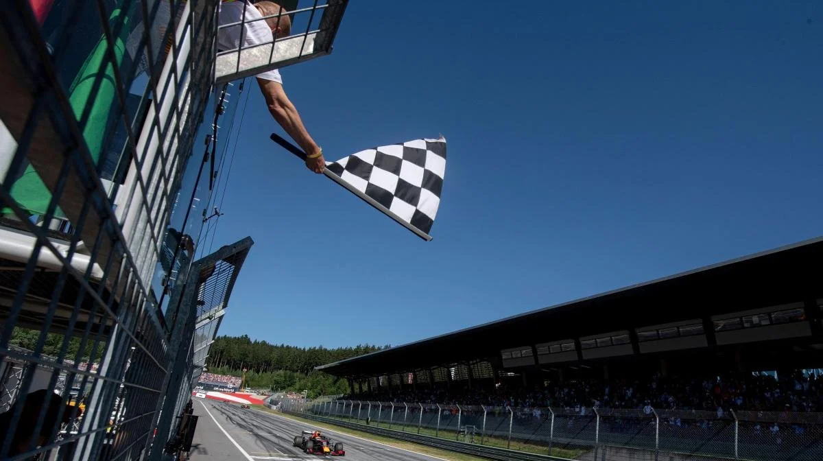 What time are Azerbaijan Grand Prix&nbsp;qualifying highlights on tonight?