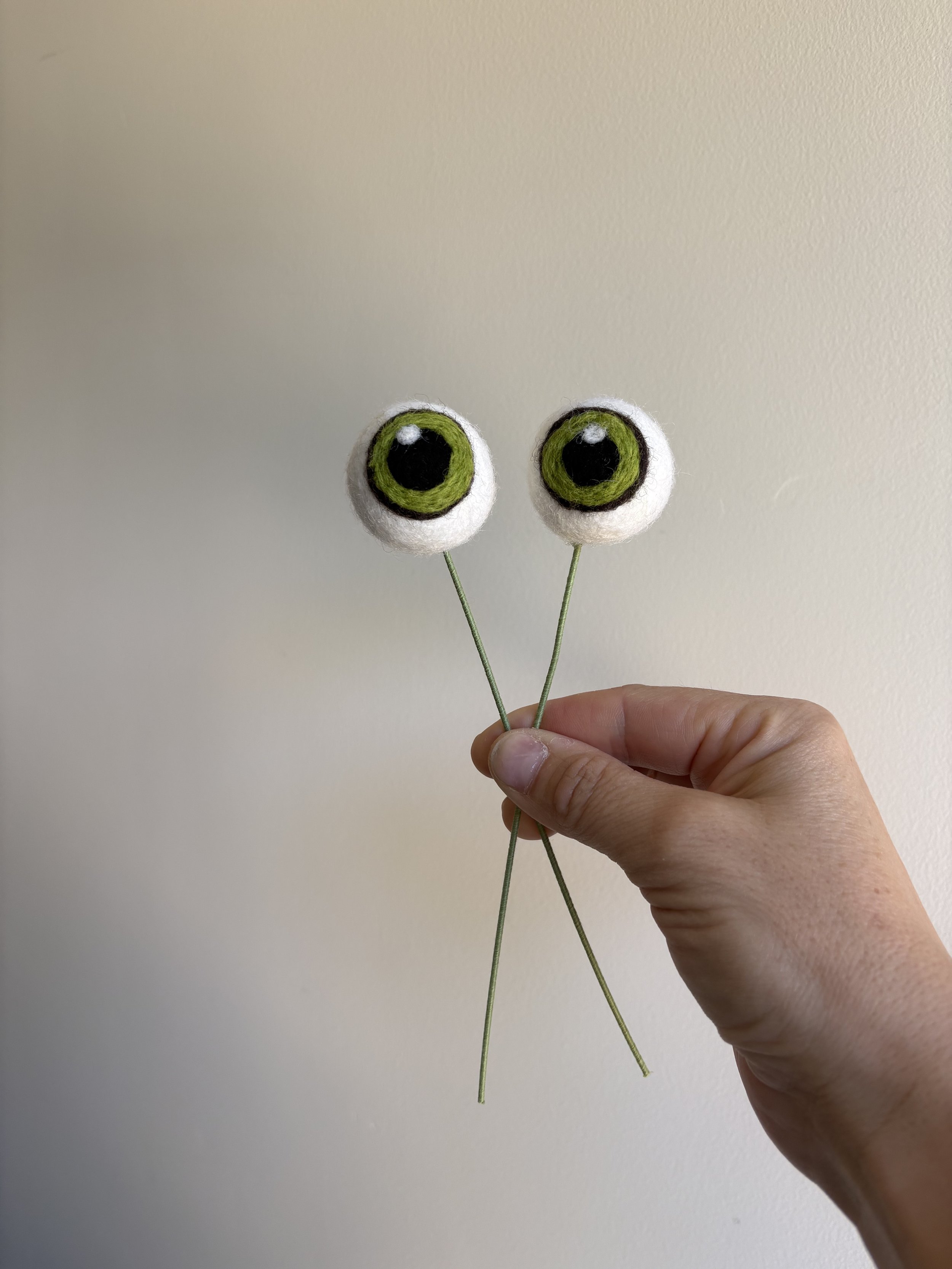 green plant eyes 2.jpeg