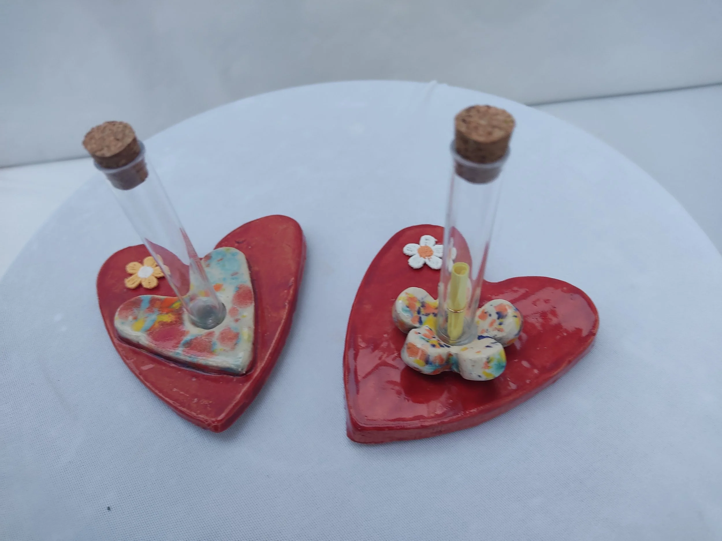 Herzen und Blumen als Gutscheinhalter