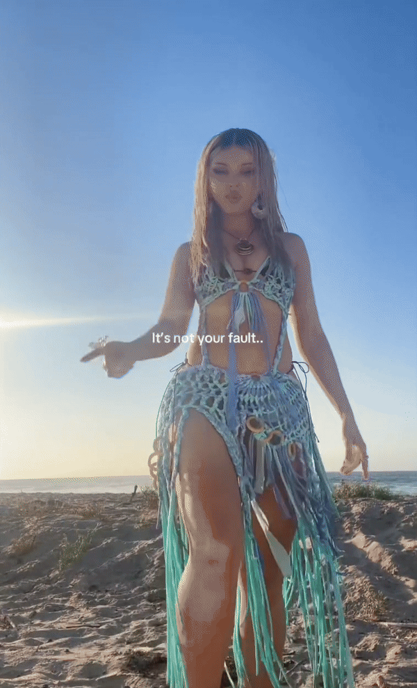 Larissa Lambert Social Content