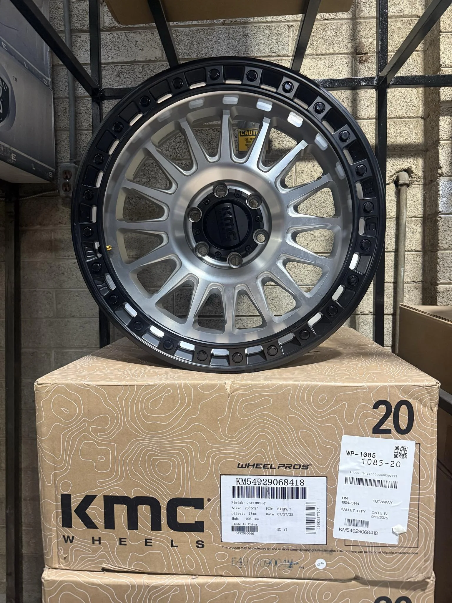 20x9 ims grey black lip