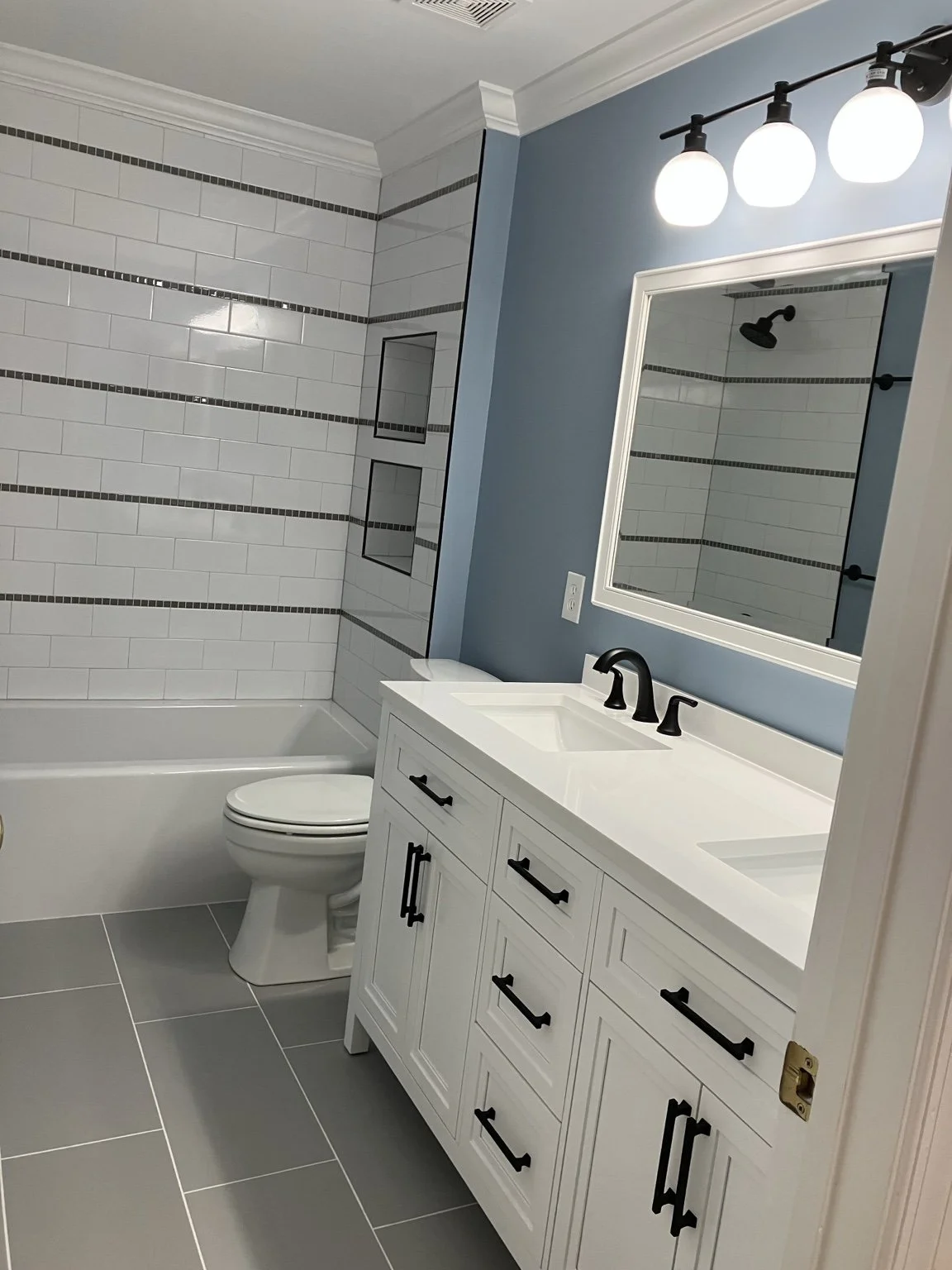 modern-bathroom-vanity.jpeg