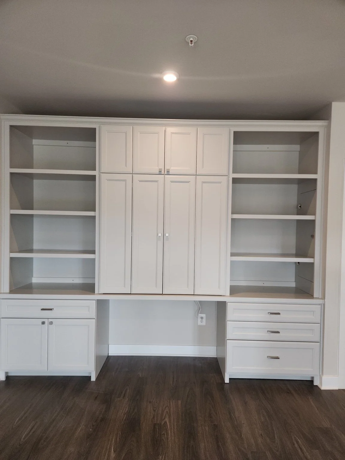 custom-white-home-office-built-in.jpeg