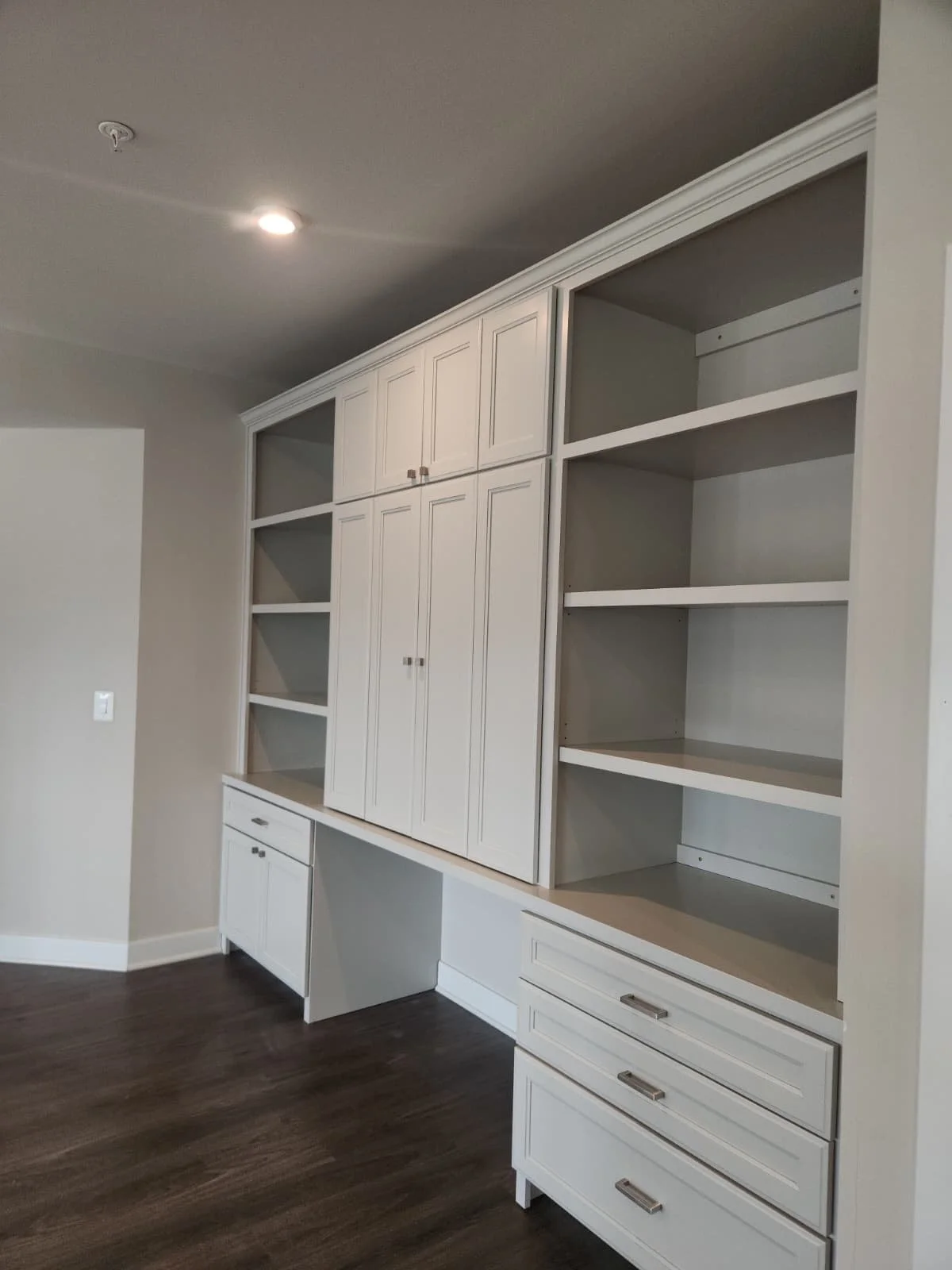 03_Mueble_escritorio_blanco.jpeg
