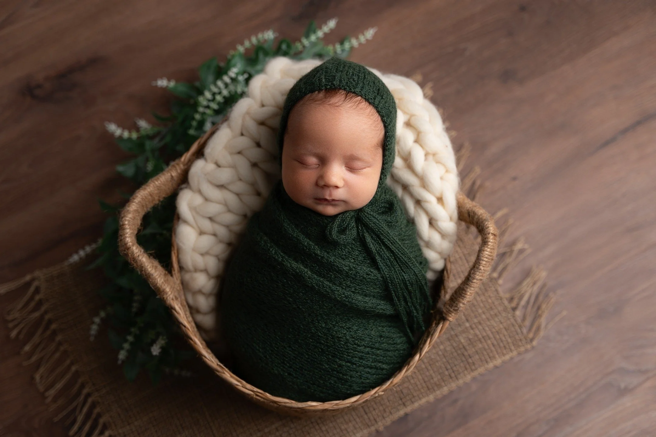 Proljetni zeleni set...predivan! 💚✨🌱🧚&zwj;♂️

✨ Newborn fotografiranje u studiju
📩 Za sva pitanja i rezervacije slobodno mi se javite u DM ili preko web stranice (link u bio).