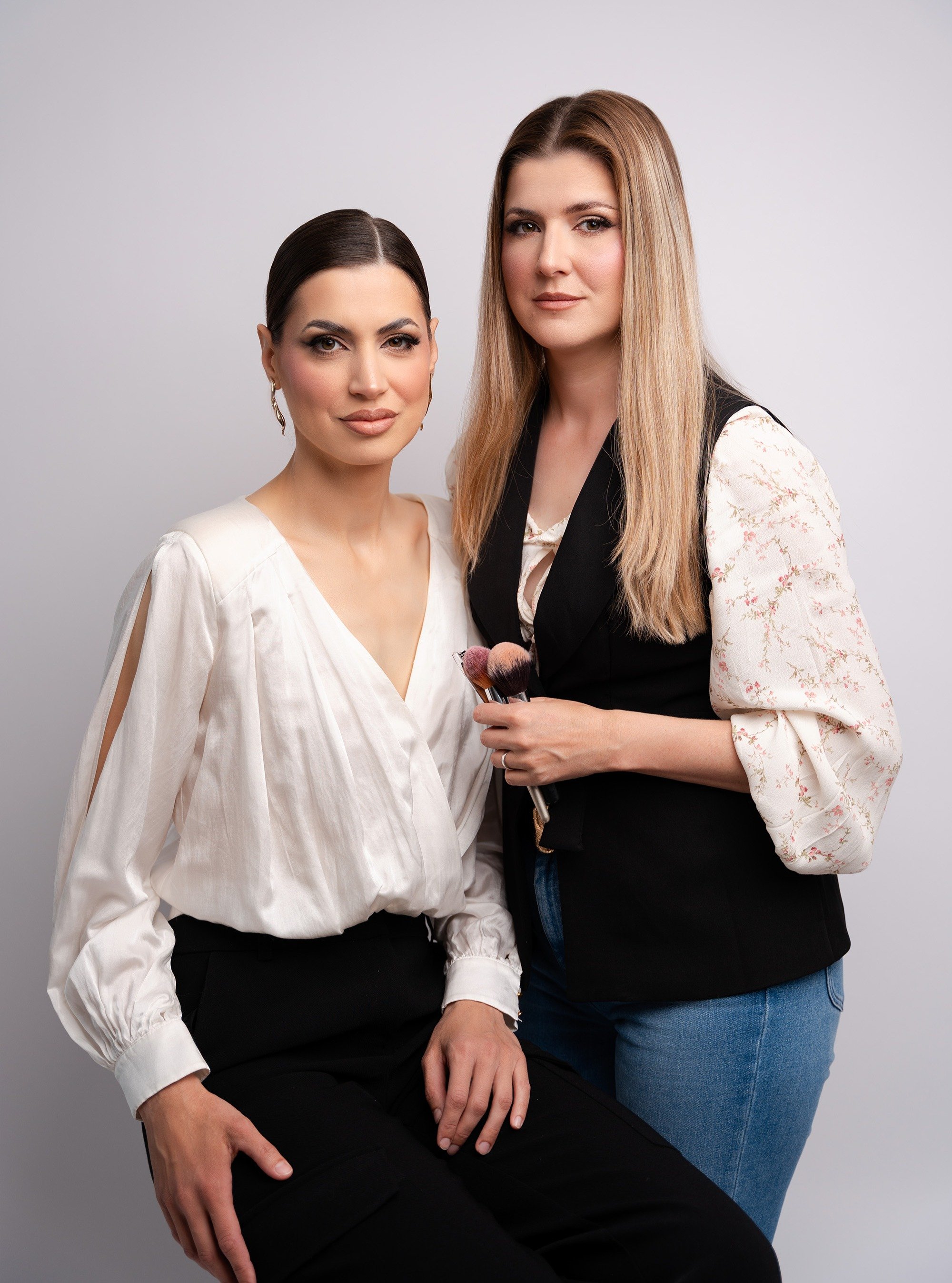 Predivne Klara i Josipa ✨💄

Moram priznati da mi je ba&scaron; drago &scaron;to vas sve vi&scaron;e dolazi na poslovna fotografiranja. 🫶 Volim biti mali dio va&scaron;e priče i znati da će vam ove fotografije pomoći da svoj posao predstavite na naj