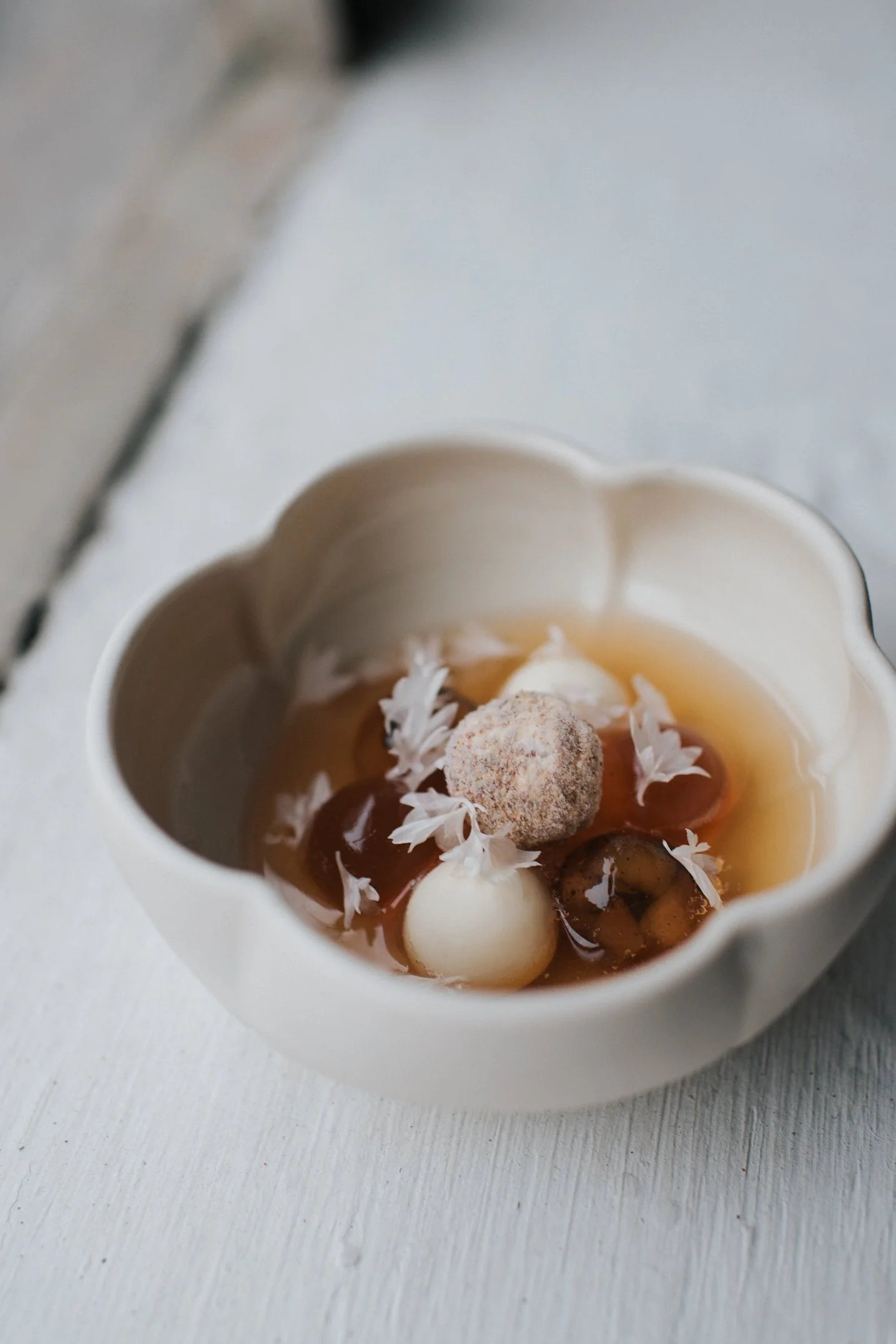 Apple Milk
'22 Winter Predessert

Apple Oolong Tea
Milk Sorbet 
Apple Tea Jelly
Apple Compote
Apple Ice
Oolong Tea Gel
Apple Skin Powder