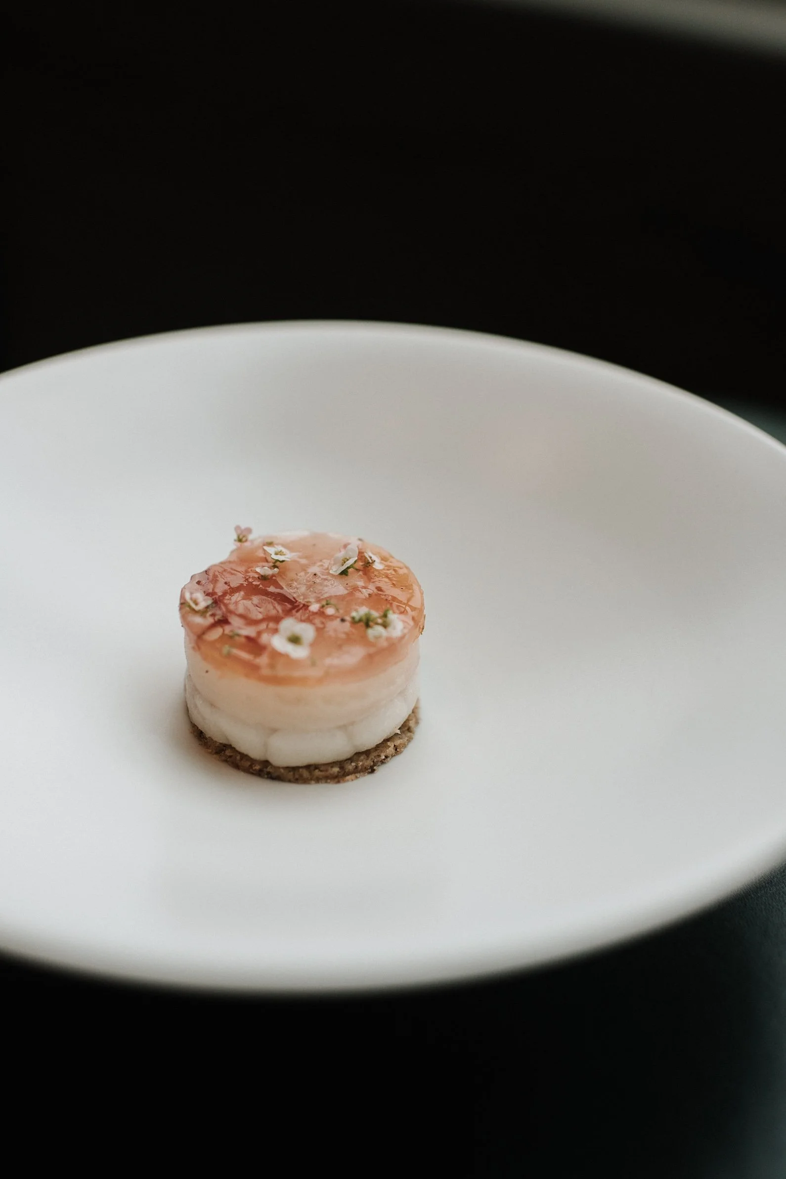 Peach 
'22 Summer Final Dessert

Brown Butter Spruce Shortbread
Peach Jam
Fresh Mochi Marshmallow
CO2 Peach Foam
Tasmanian Pepperberry Gel
Makegeolli Spruce Sorbet
Peach Veil with Slice Fresh + Compressed Peaches