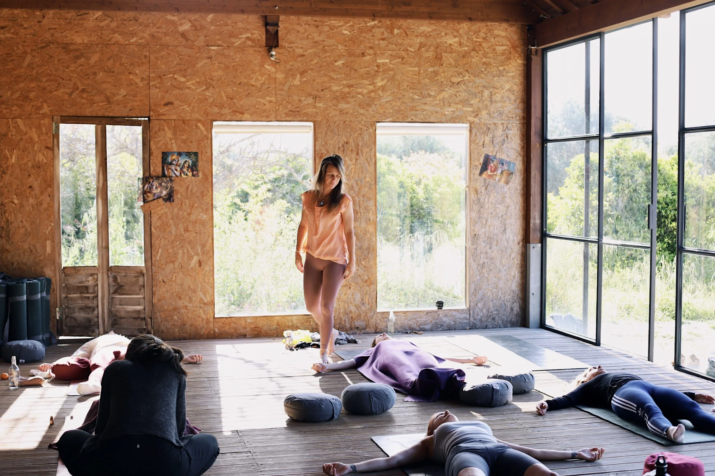 yoga classes debbie algarve meditation massages liladhar juice wellness fasting