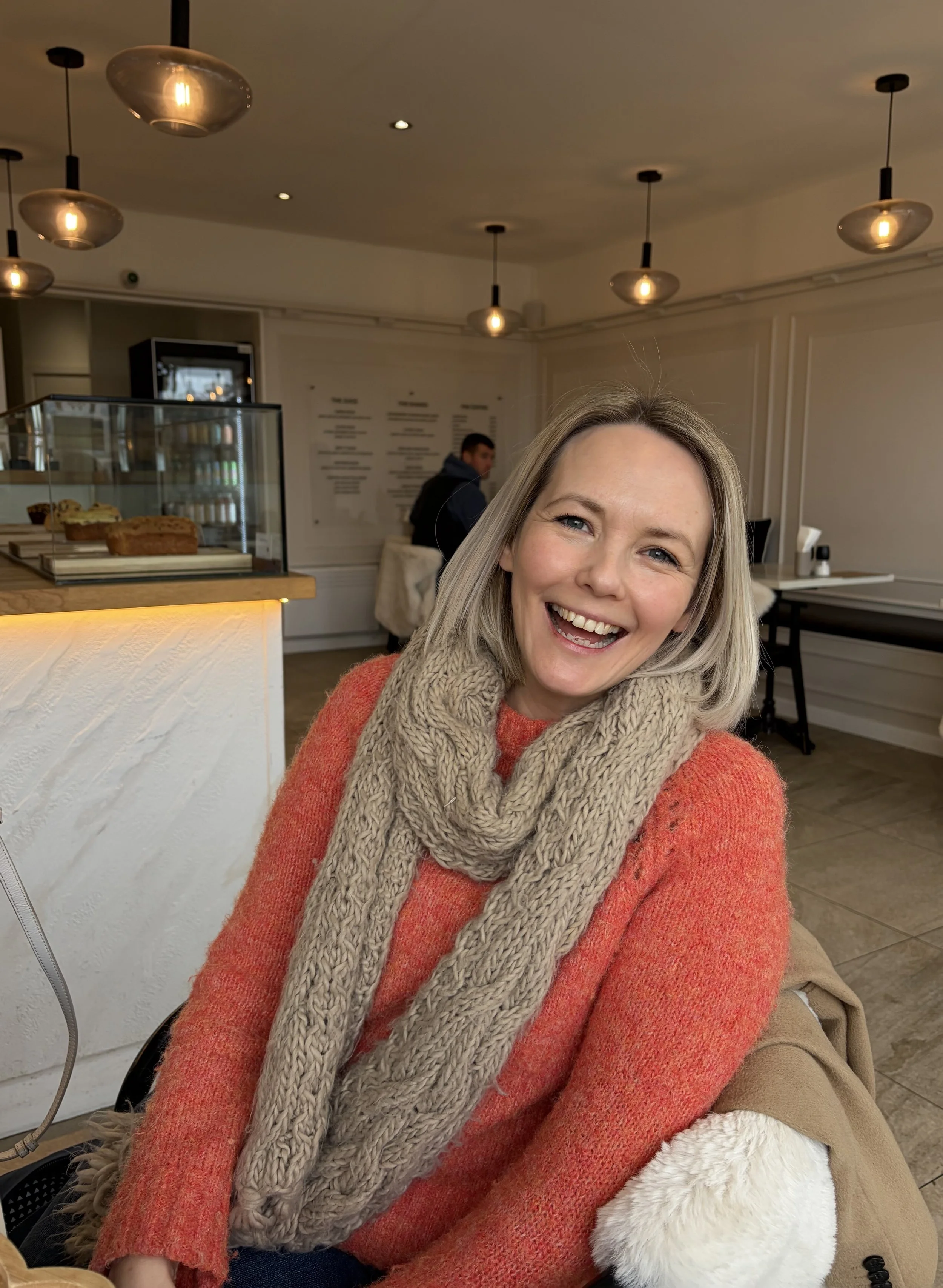 Solution focused hypnotherapy supporting women through stress, anxiety, and emotional overwhelm