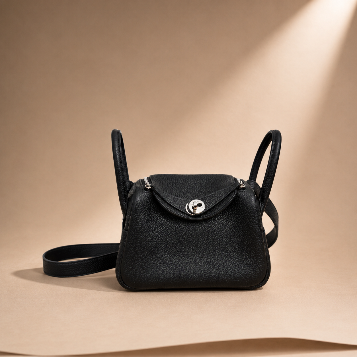 Hermès Mini Lindy 20 – Noir – Clemence – Palladium Hardware
