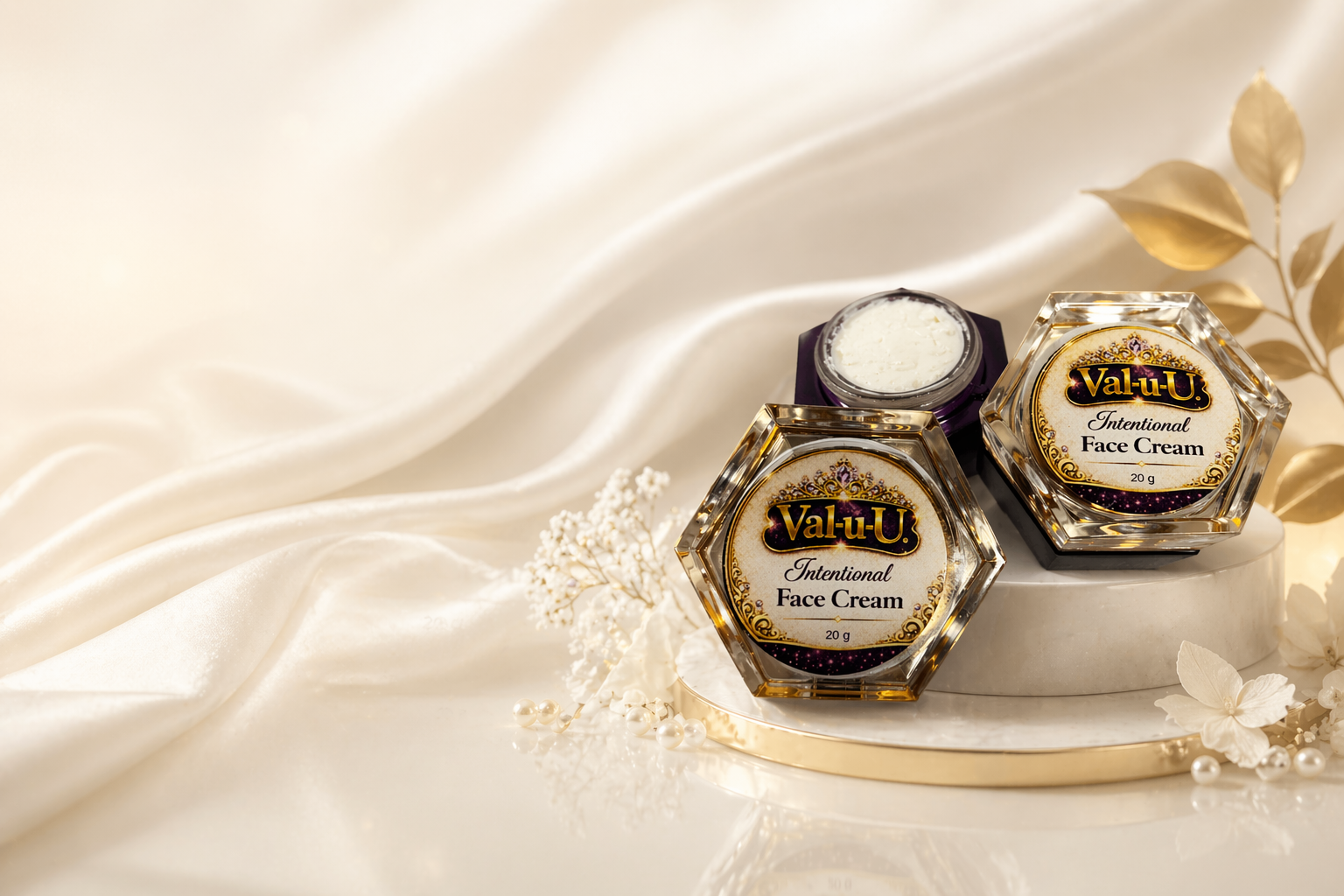 Crown in Essence Open jar.png