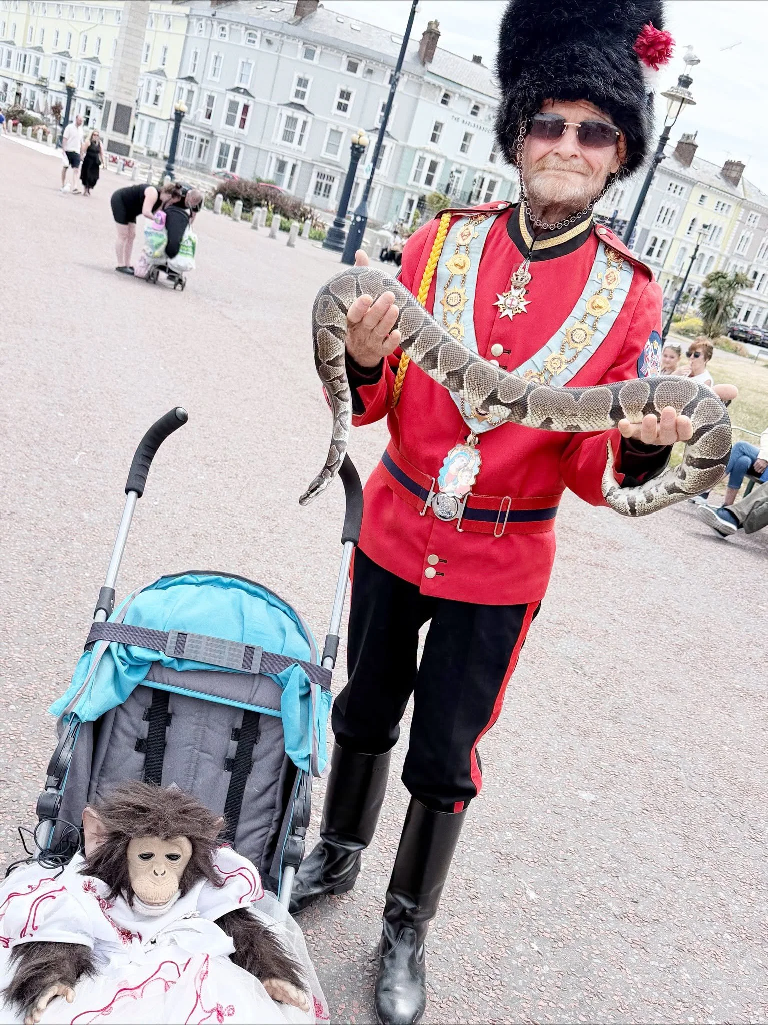 Pretzel meets the Monkey Man