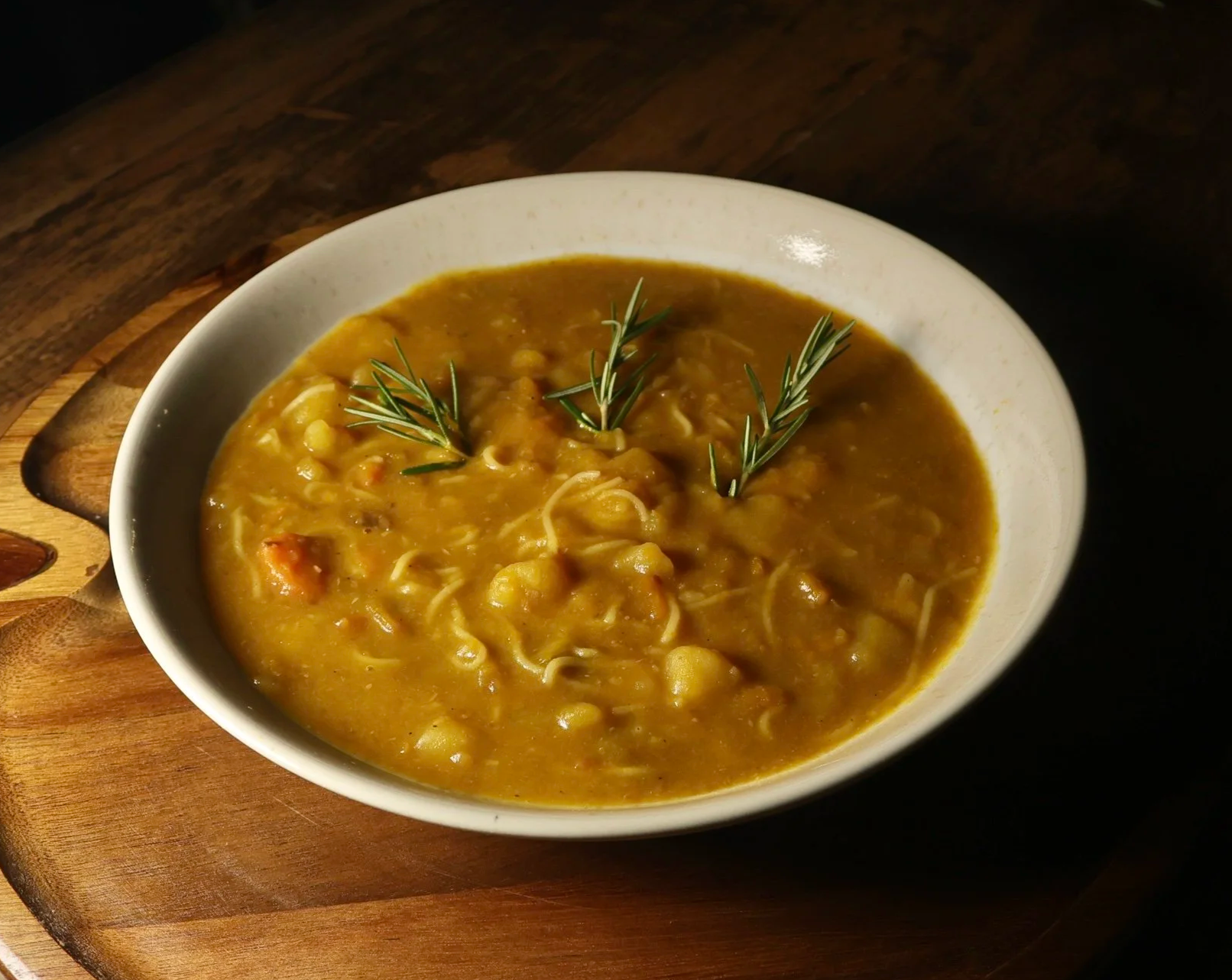 Sopa+de+feijao+com+legumes.png
