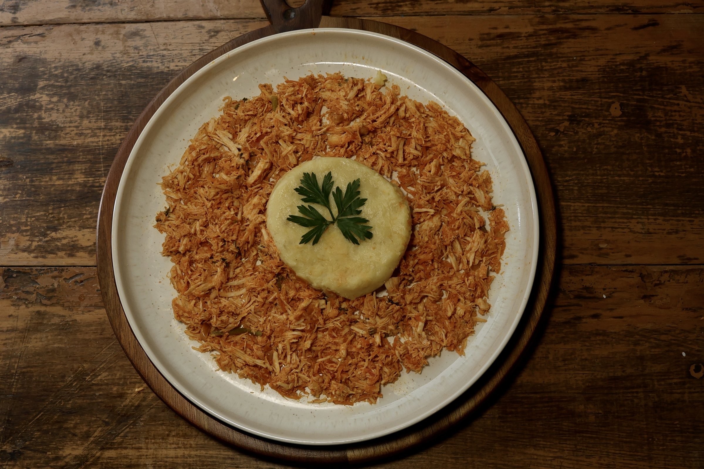 Frango Desfiado com Purê de Batata-doce