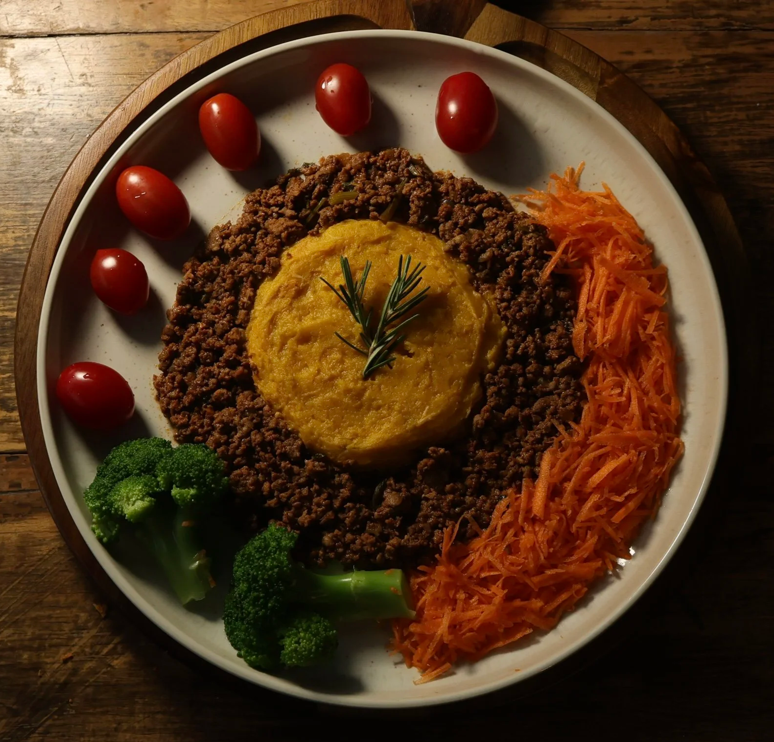 Patinho+moido+com+pure+de+abobora+e+legumes.png