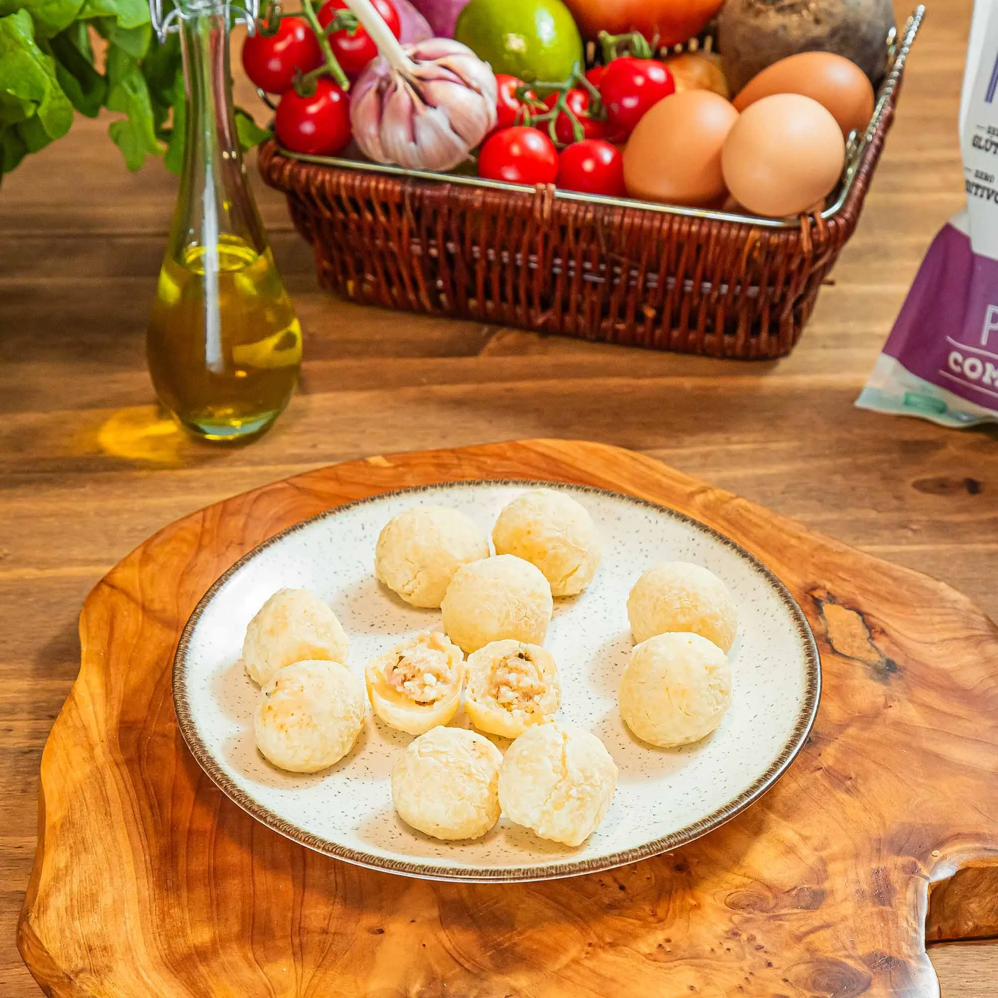 Pão de Queijo com Peito de Peru