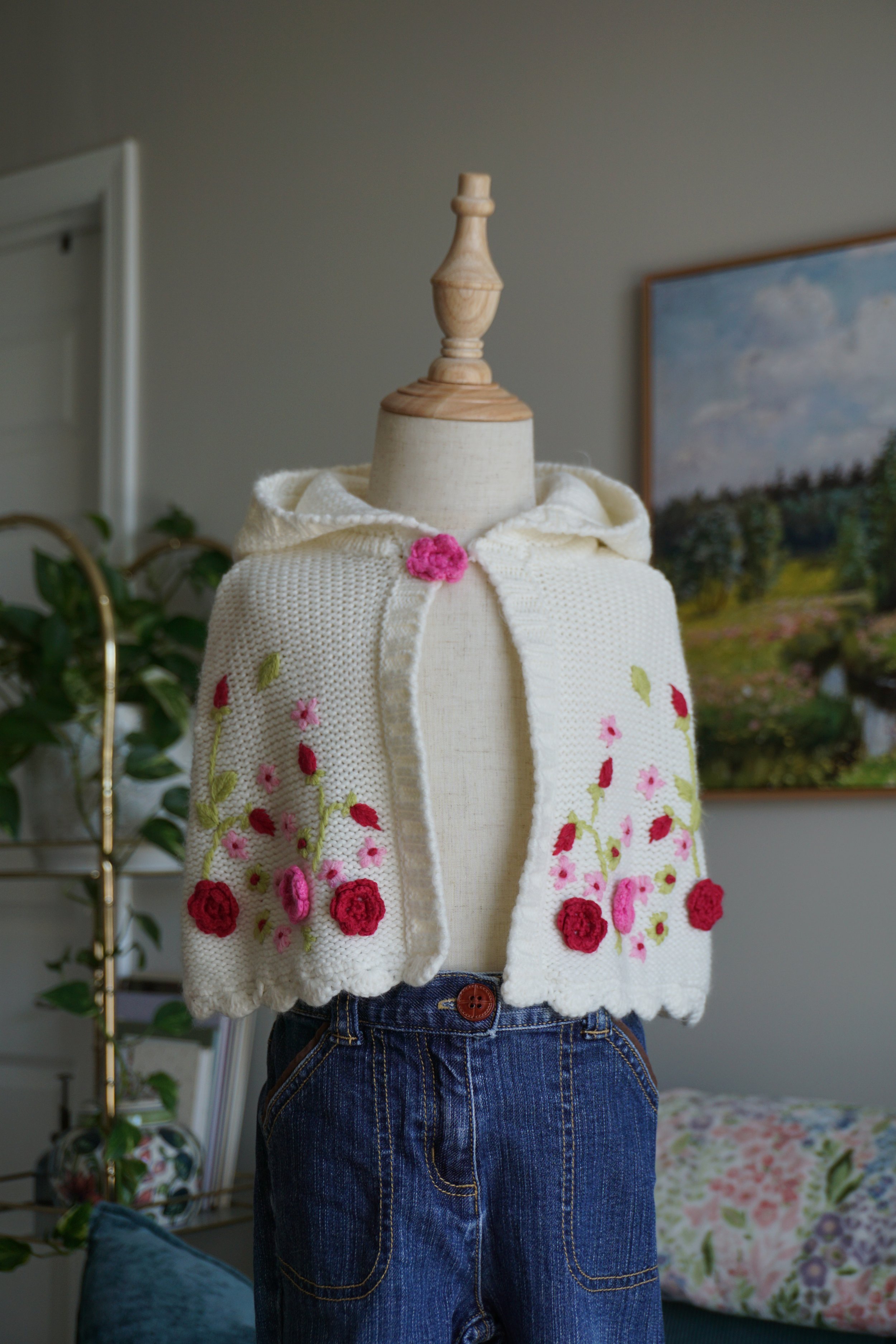 Vintage Embroidered Floral Capelet