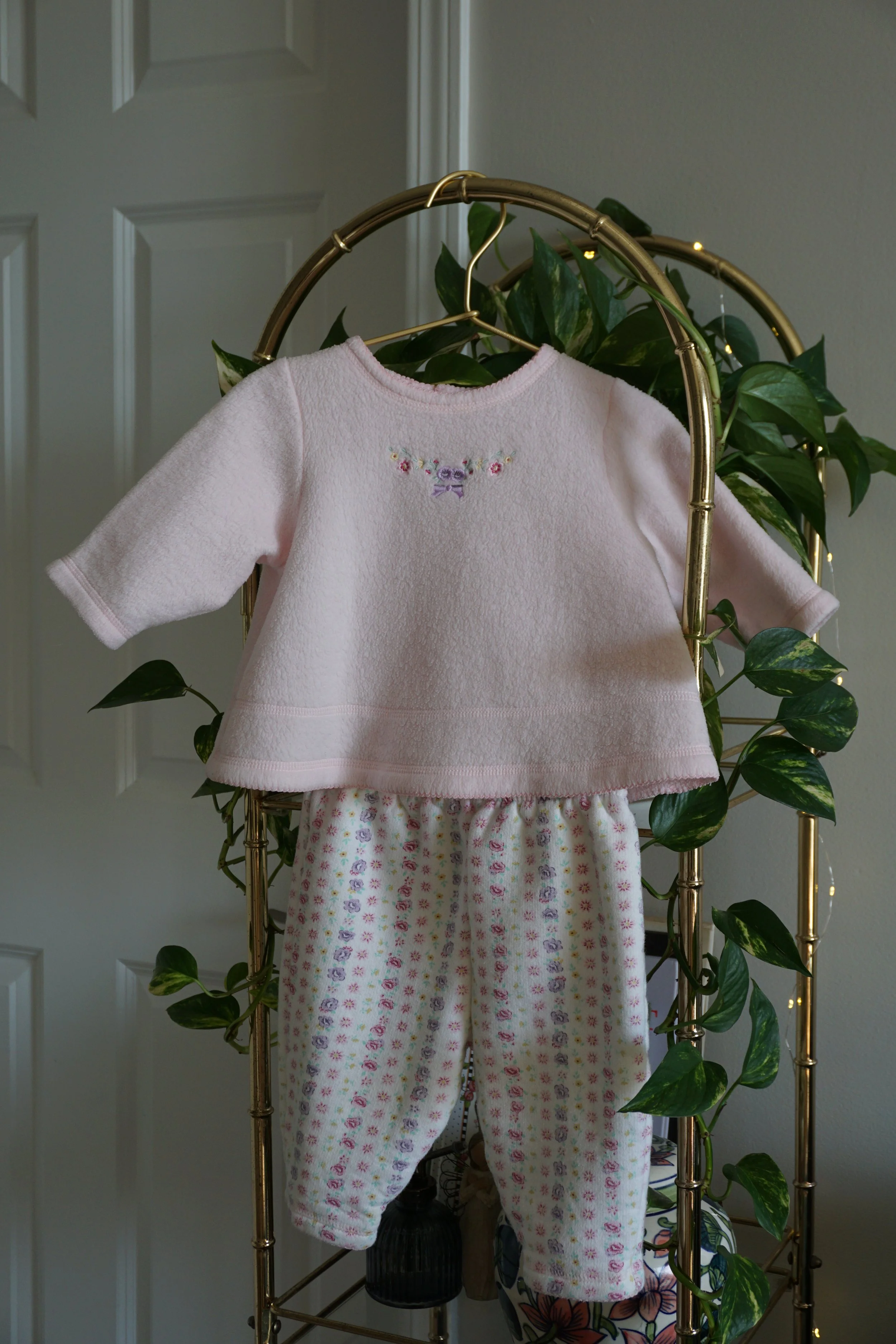 Vintage First Impressions Floral Set