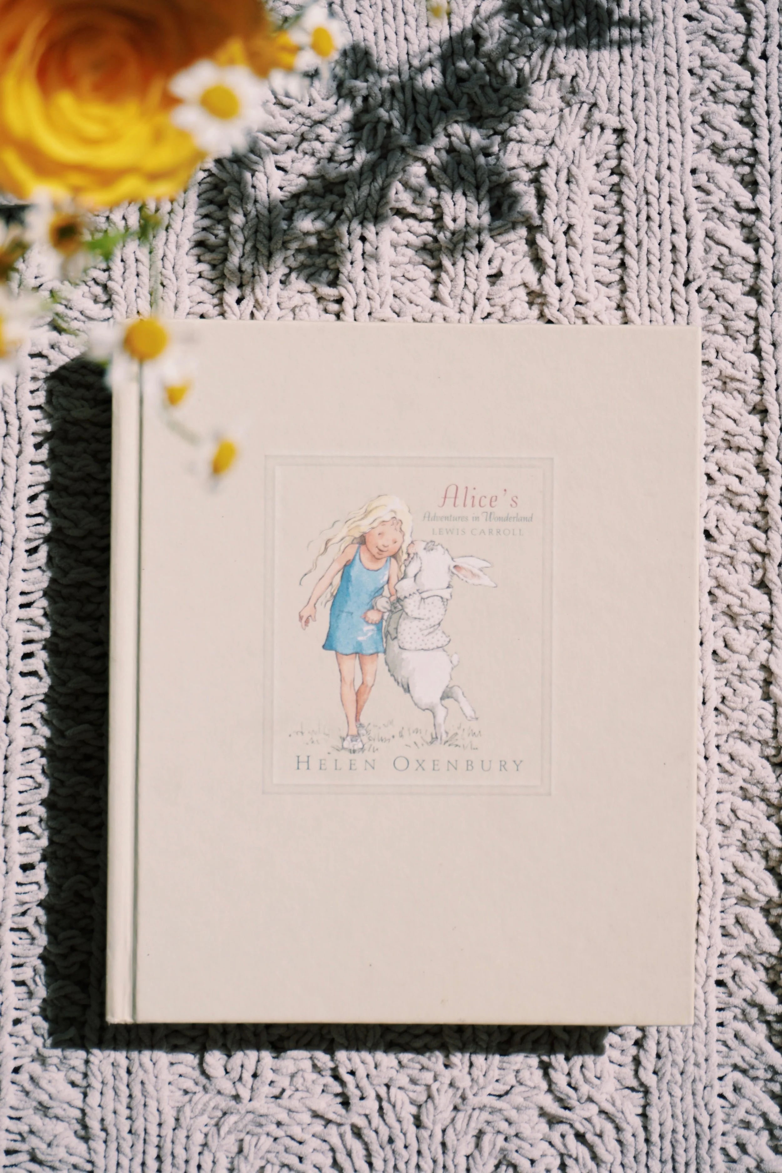 Alice's Adventures in Wonderland- Helen Oxenbury